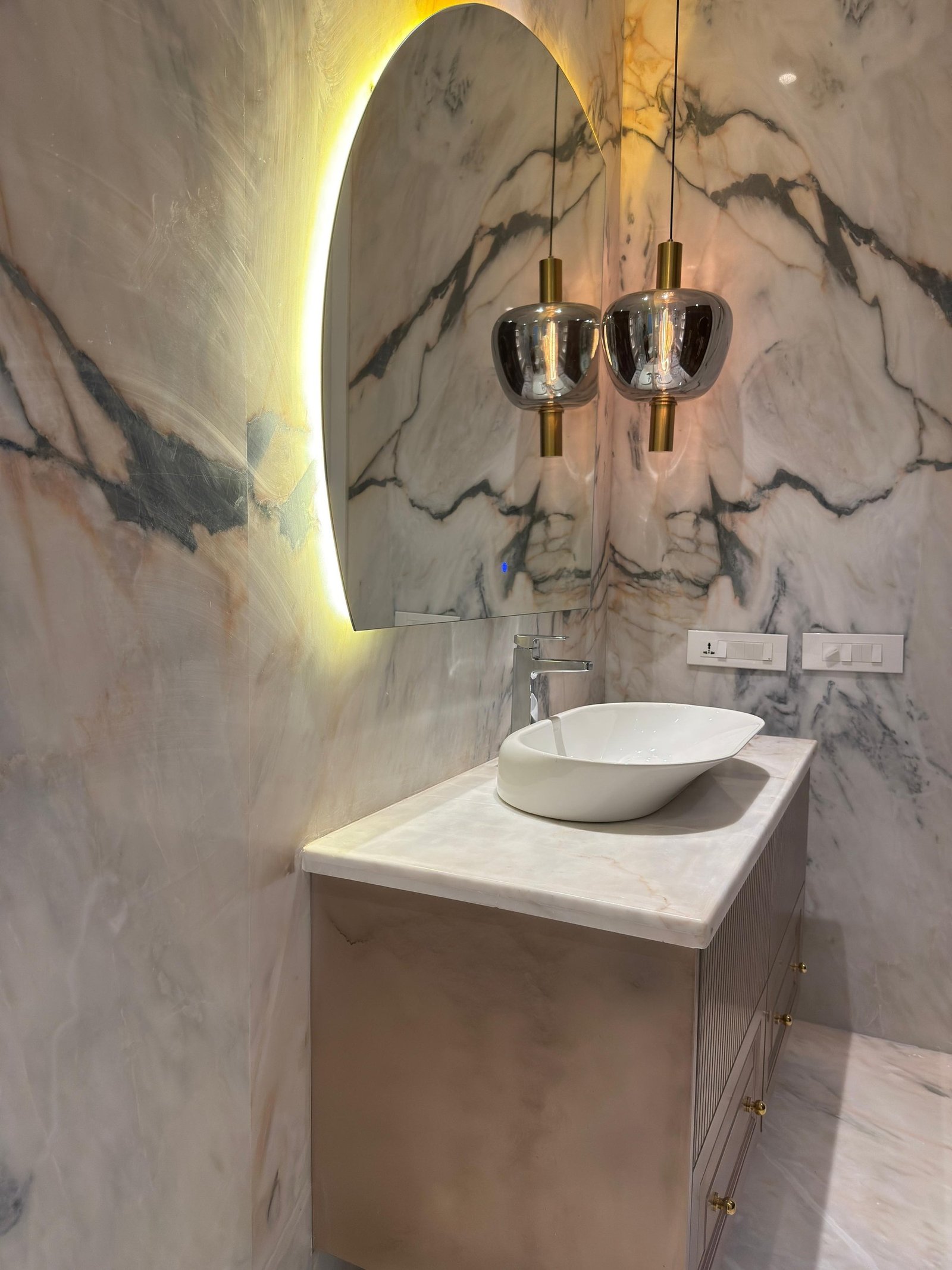 Ultra Luxury Ground Floor With Basement For Sale In Defence Colony, New Delhi Apartment in New Delhi, Delhi, India 1 - 15800501