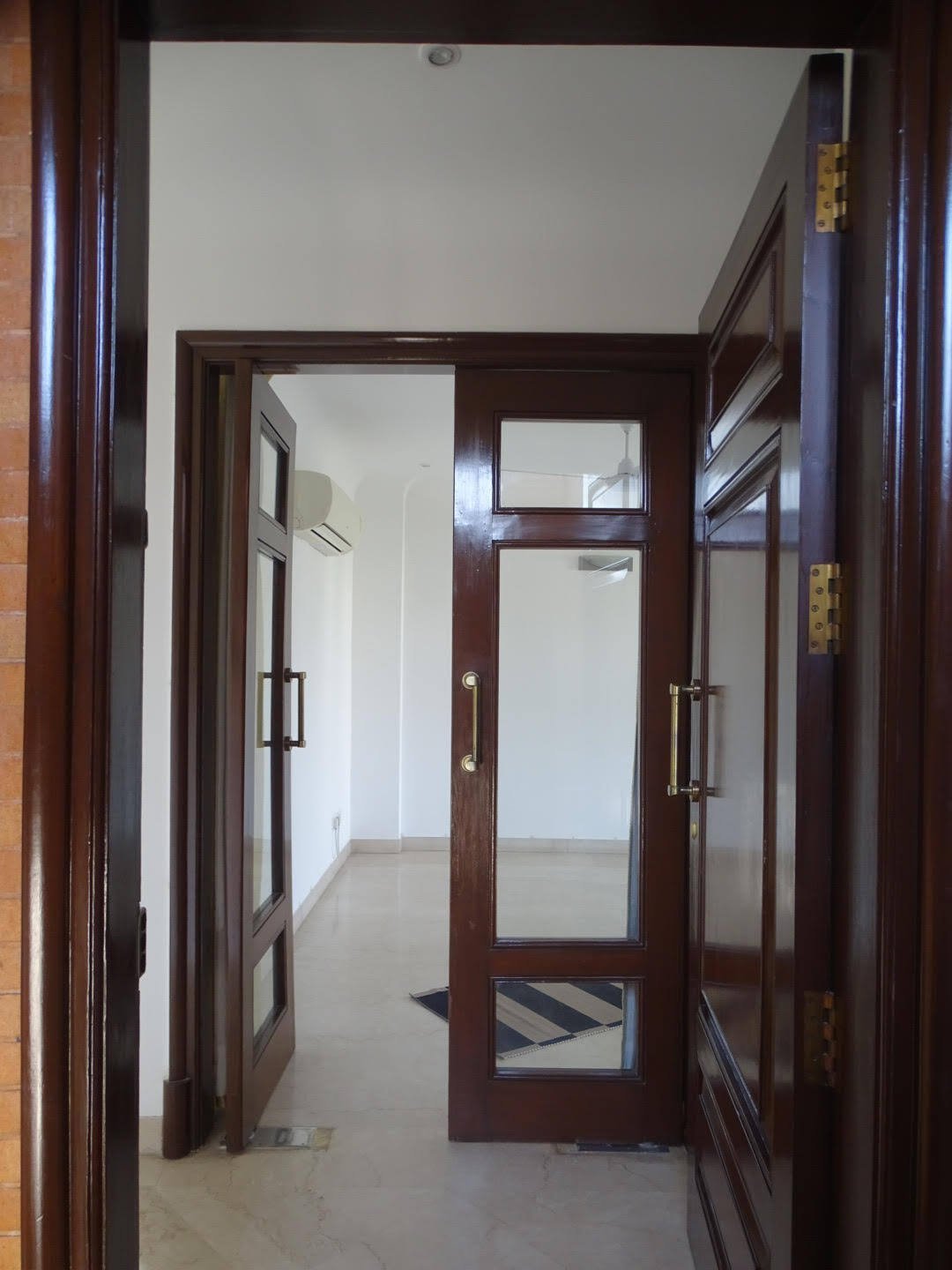 Luxury Garden Facing Third Floor With Terrace For Sale In Anand Niketan, New Delhi Apartment in New Delhi, Delhi, India 1 - 15801624