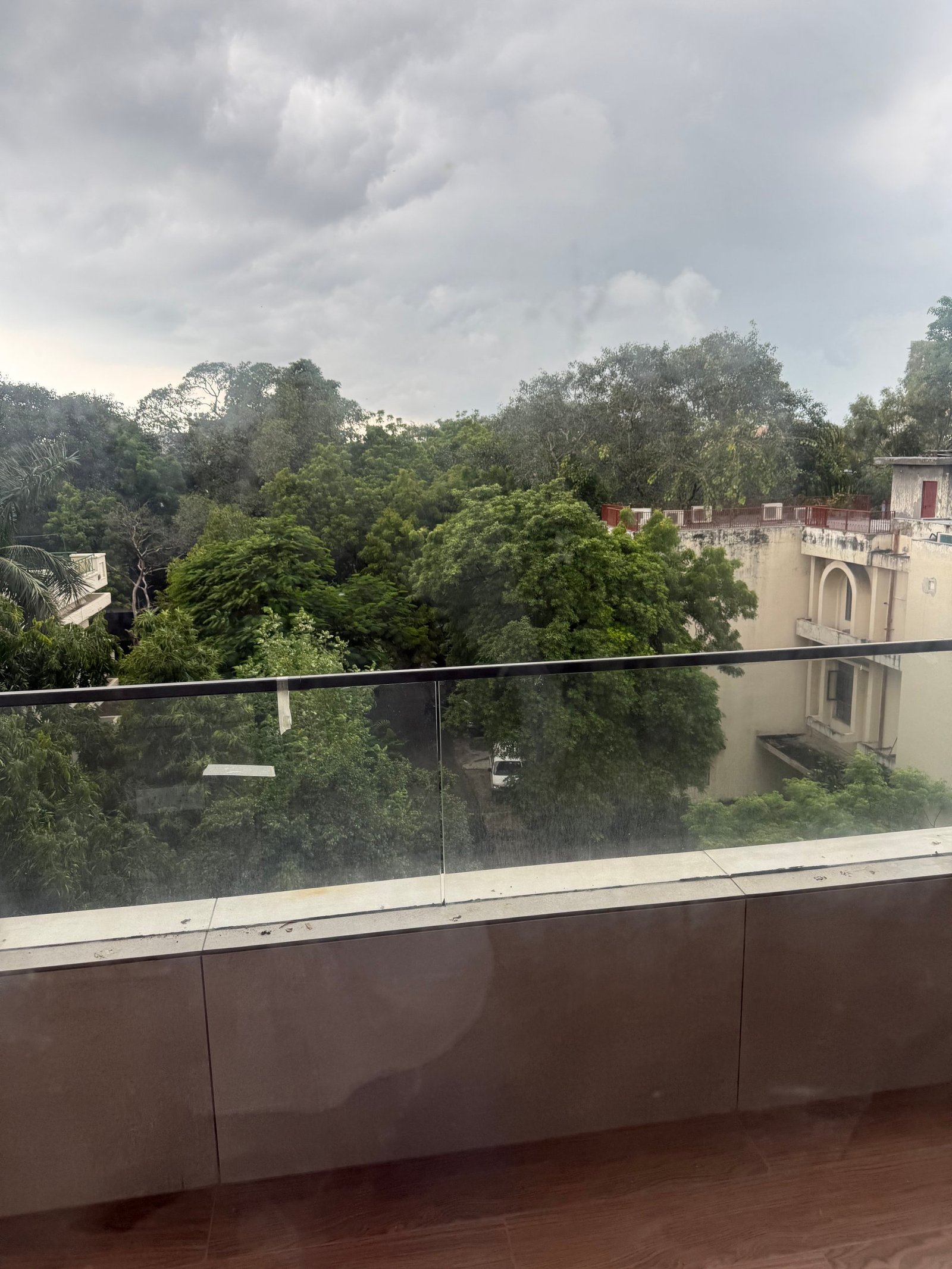 Luxury Third Floor With Terrace Garden – Chirag Enclave, South Delhi Apartment in New Delhi, Delhi, India 1 - 16129398