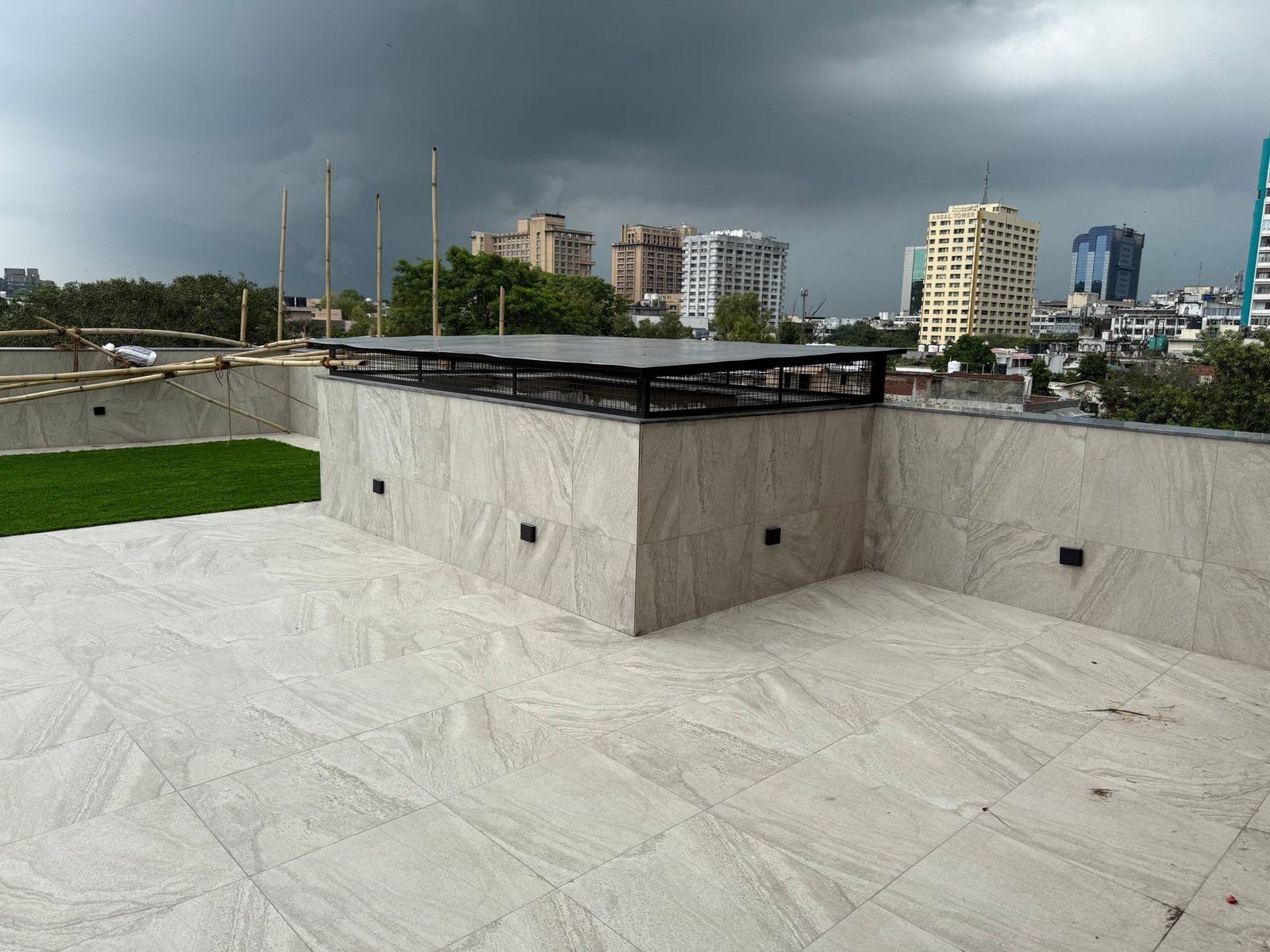 Luxury Third Floor With Terrace Garden – Chirag Enclave, South Delhi Apartment in New Delhi, Delhi, India 1 - 16129398