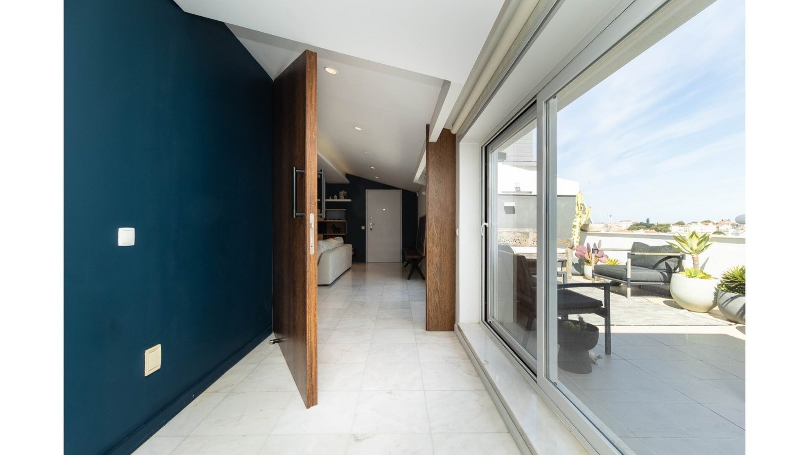 4 Bedroom Duplex Penthouse With Expansive Living Areas, Panoramic Terrace, River & Basilica Views, A Apartment in Povoa de Sao Miguel, Beja District, Portugal 1 - 16116690