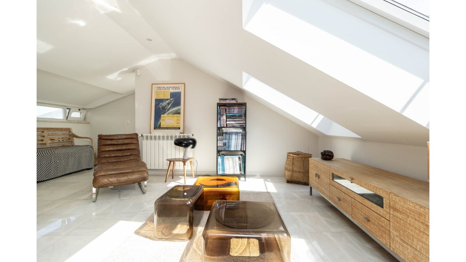 4 Bedroom Duplex Penthouse With Expansive Living Areas, Panoramic Terrace, River & Basilica Views, A Apartment in Povoa de Sao Miguel, Beja District, Portugal 1 - 16116690