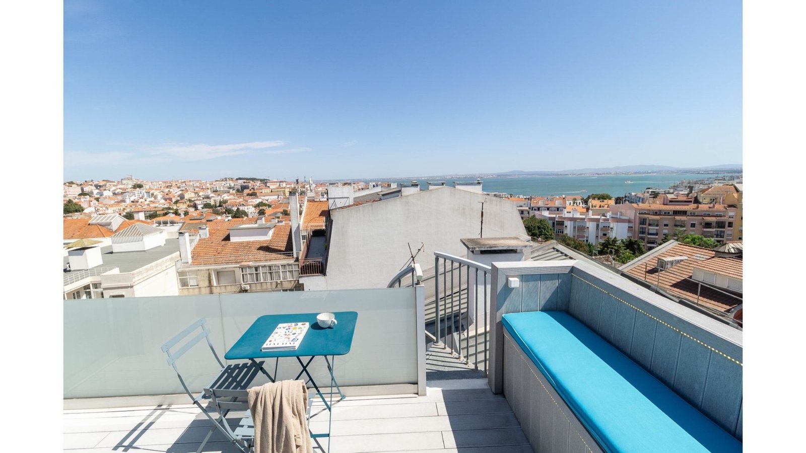 4 Bedroom Duplex Penthouse With Expansive Living Areas, Panoramic Terrace, River & Basilica Views, A Apartment in Povoa de Sao Miguel, Beja District, Portugal 1 - 16116690