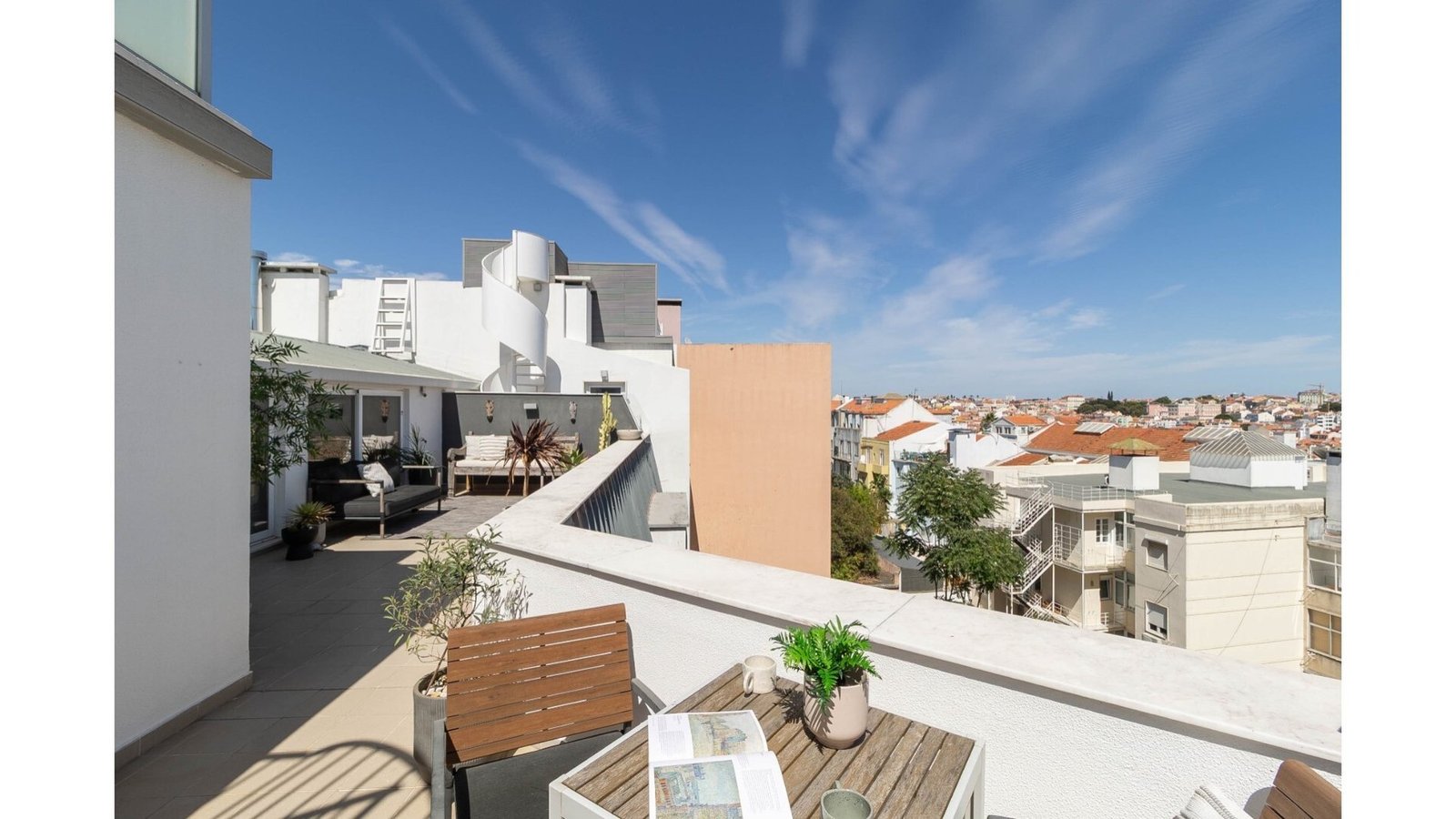 4 Bedroom Duplex Penthouse With Expansive Living Areas, Panoramic Terrace, River & Basilica Views, A Apartment in Povoa de Sao Miguel, Beja District, Portugal 1 - 16116690