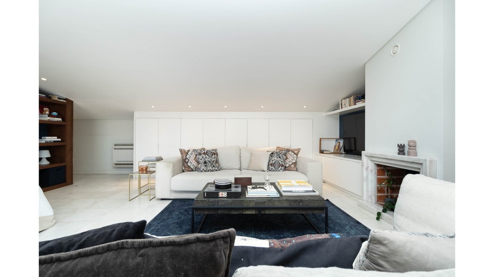 4 Bedroom Duplex Penthouse With Expansive Living Areas, Panoramic Terrace, River & Basilica Views, A Apartment in Povoa de Sao Miguel, Beja District, Portugal 1 - 16116690