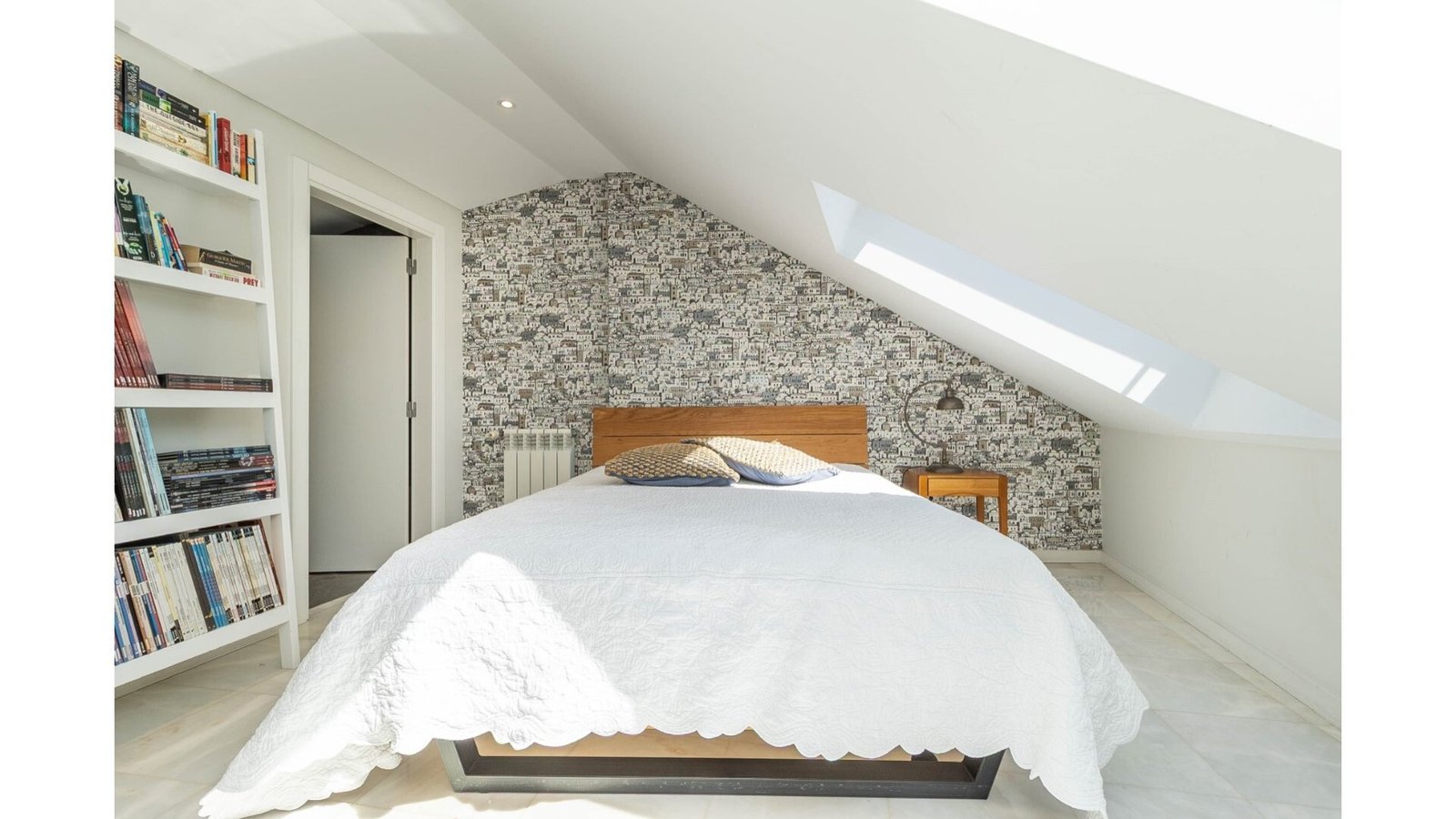 4 Bedroom Duplex Penthouse With Expansive Living Areas, Panoramic Terrace, River & Basilica Views, A Apartment in Povoa de Sao Miguel, Beja District, Portugal 1 - 16116690