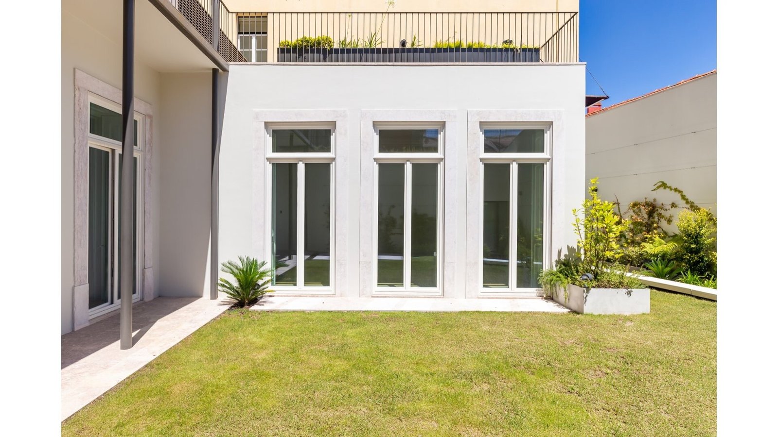 2 Bedroom Apartment With Garden In A Building With Amenities, On Av. Da Liberdade, Lisbon Apartment in Santo Antonio, Lisbon, Portugal 1 - 16133791