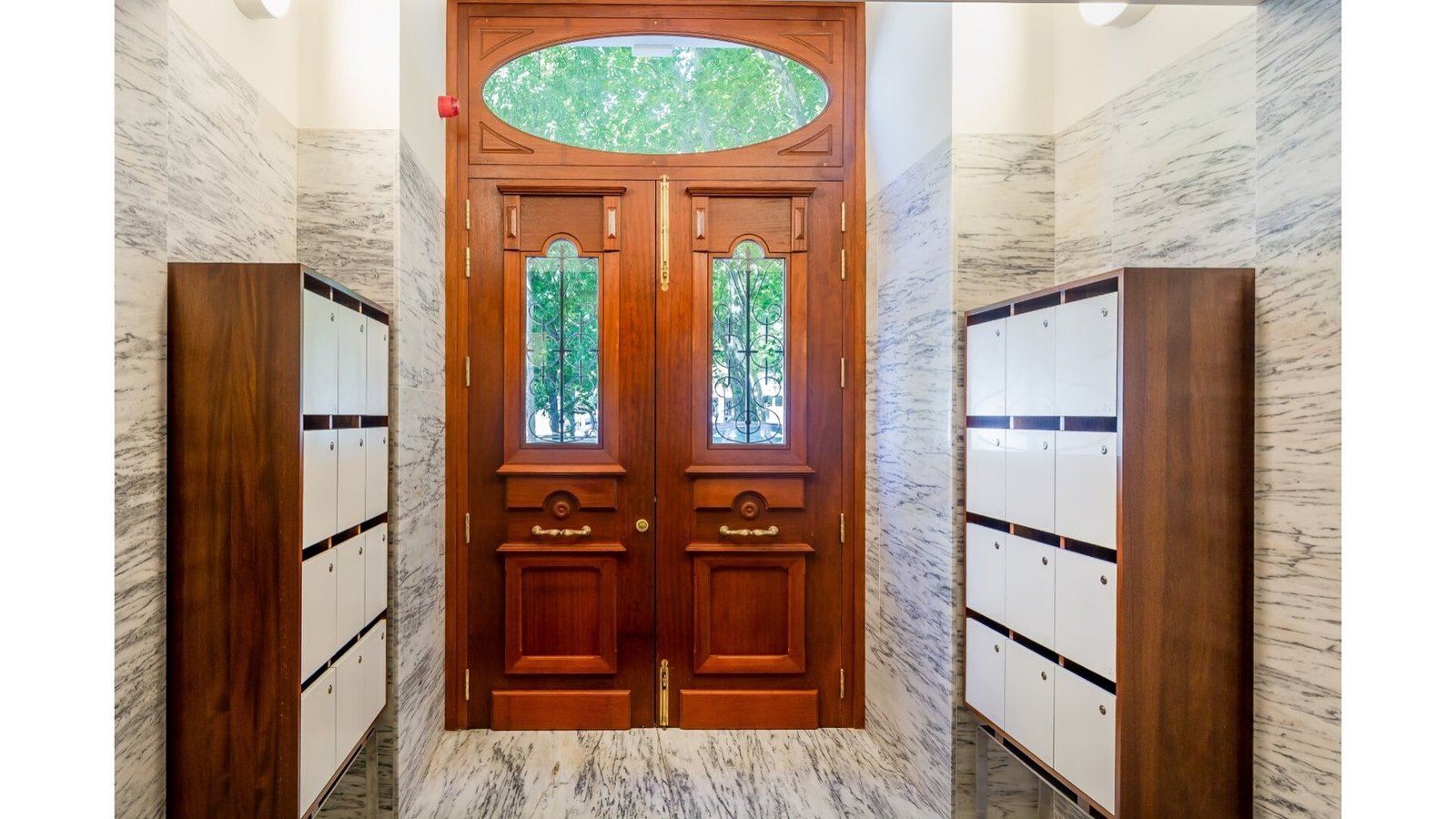 2 Bedroom Apartment With Garden In A Building With Amenities, On Av. Da Liberdade, Lisbon Apartment in Santo Antonio, Lisbon, Portugal 1 - 16133791