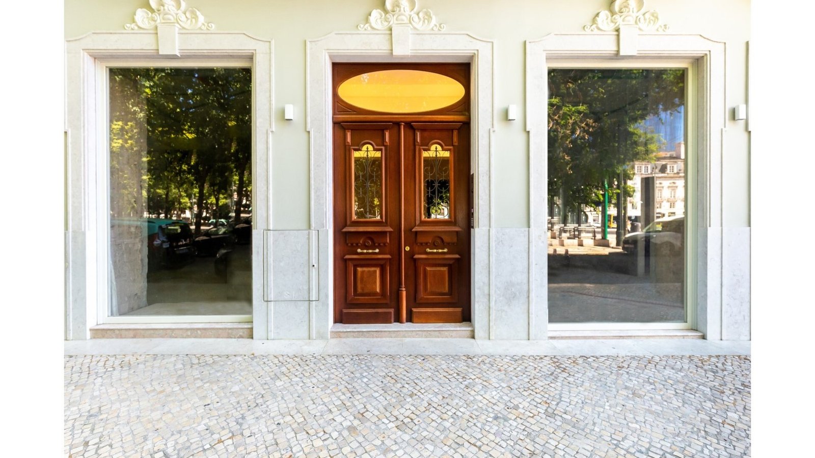 2 Bedroom Apartment With Garden In A Building With Amenities, On Av. Da Liberdade, Lisbon Apartment in Santo Antonio, Lisbon, Portugal 1 - 16133791