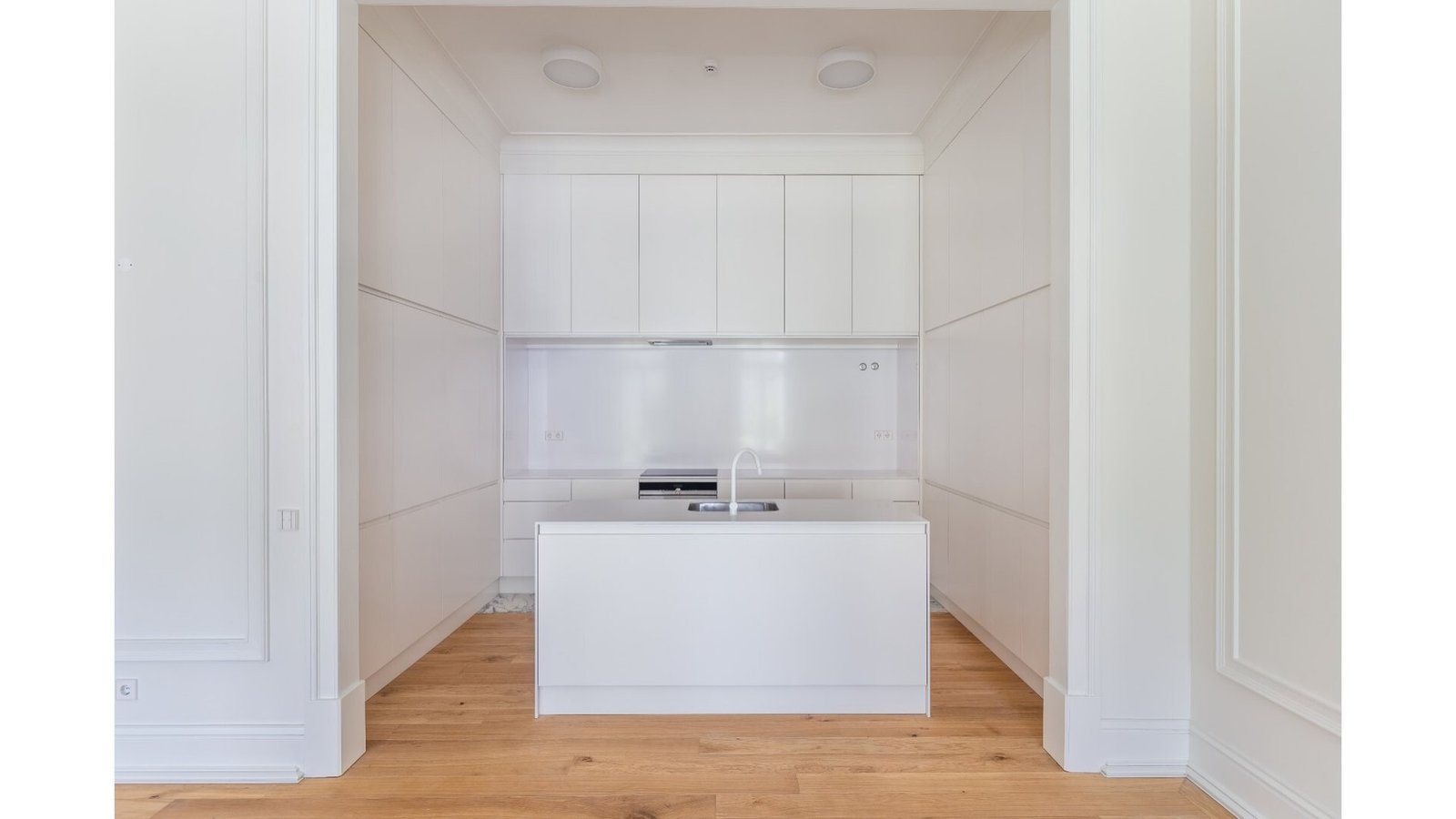 2 Bedroom Apartment With Garden In A Building With Amenities, On Av. Da Liberdade, Lisbon Apartment in Santo Antonio, Lisbon, Portugal 1 - 16133791