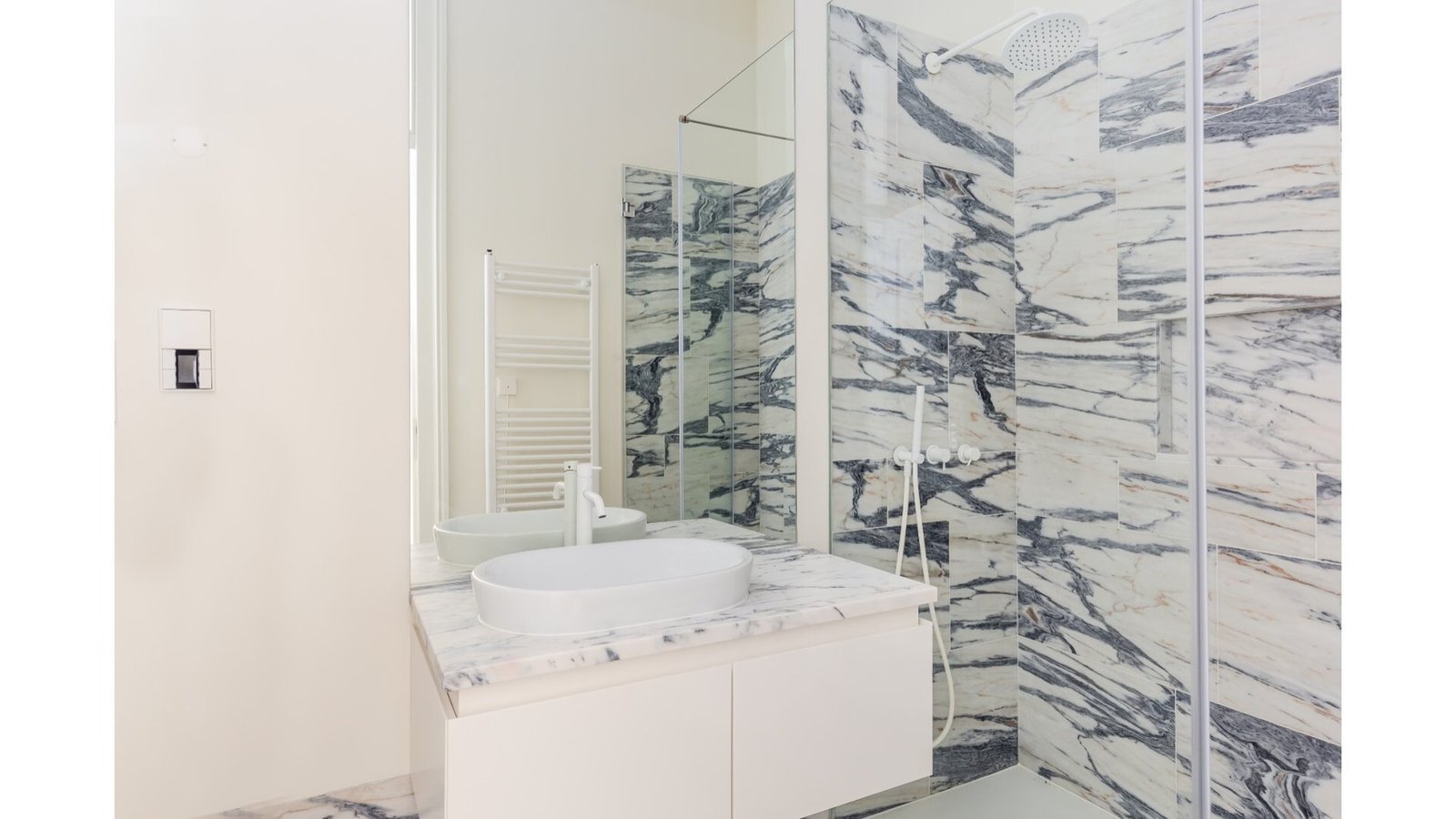 2 Bedroom Apartment With Garden In A Building With Amenities, On Av. Da Liberdade, Lisbon Apartment in Santo Antonio, Lisbon, Portugal 1 - 16133791