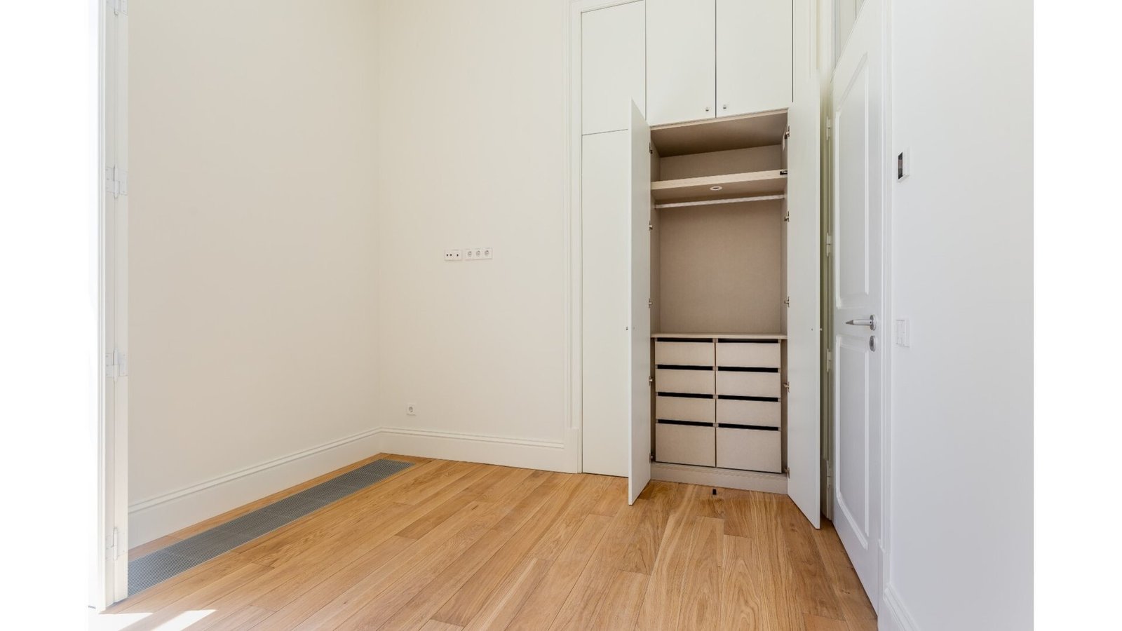 2 Bedroom Apartment With Garden In A Building With Amenities, On Av. Da Liberdade, Lisbon Apartment in Santo Antonio, Lisbon, Portugal 1 - 16133791