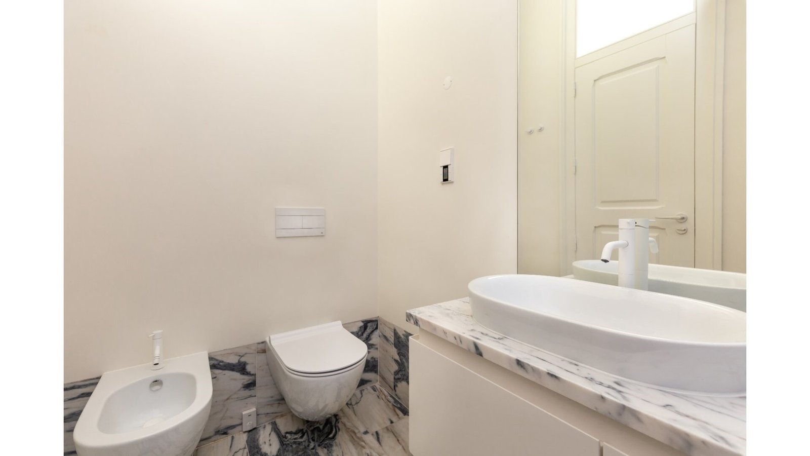 2 Bedroom Apartment With Garden In A Building With Amenities, On Av. Da Liberdade, Lisbon Apartment in Santo Antonio, Lisbon, Portugal 1 - 16133791