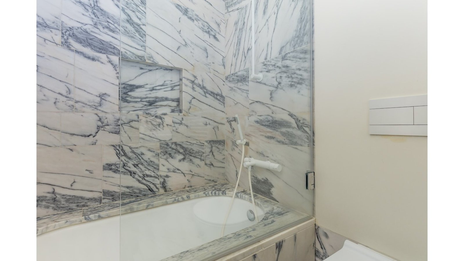 2 Bedroom Apartment With Garden In A Building With Amenities, On Av. Da Liberdade, Lisbon Apartment in Santo Antonio, Lisbon, Portugal 1 - 16133791