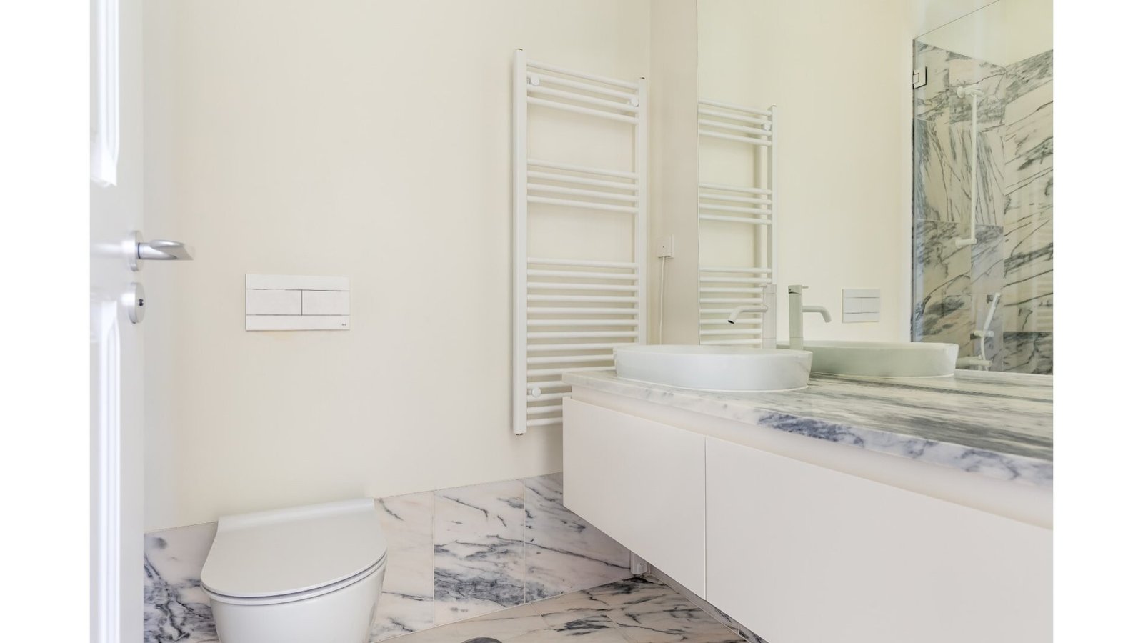 2 Bedroom Apartment With Garden In A Building With Amenities, On Av. Da Liberdade, Lisbon Apartment in Santo Antonio, Lisbon, Portugal 1 - 16133791