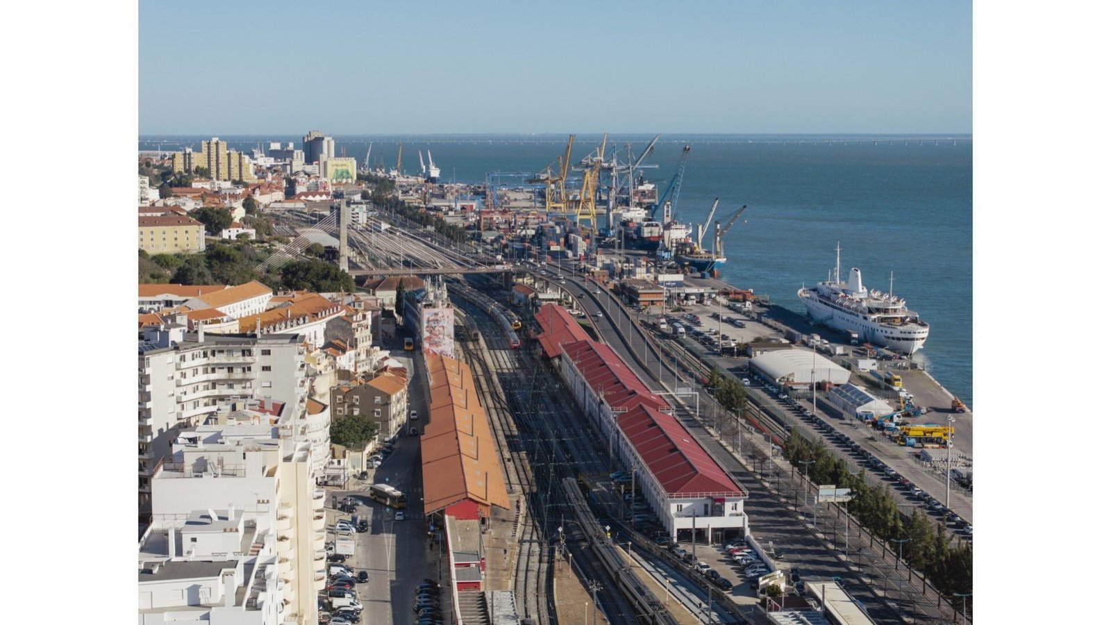 T7 Duplex Apartment With Terrace In Alfama Lisbon Apartment in Sao Vicente, Lisbon, Portugal 1 - 15332304