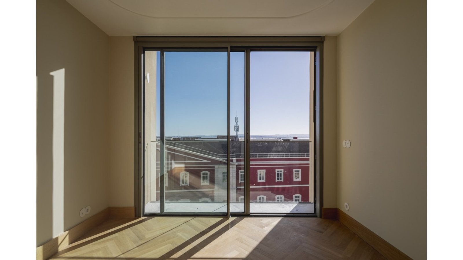 T7 Duplex Apartment With Terrace In Alfama Lisbon Apartment in Sao Vicente, Lisbon, Portugal 1 - 15332304