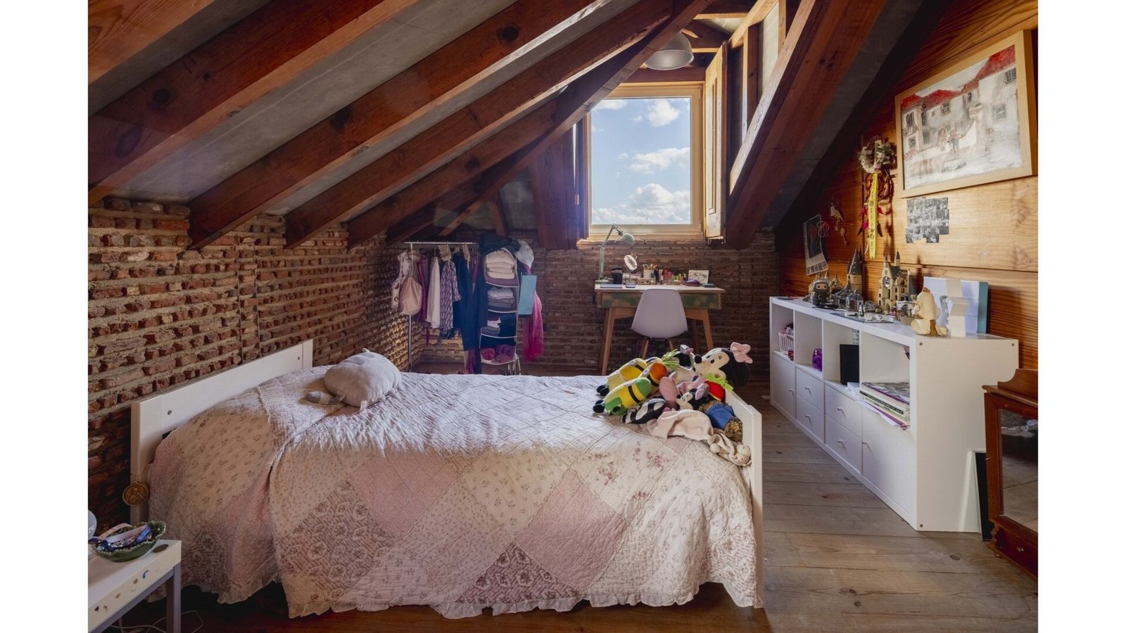 Charming 5 Bedroom Apartment With Garden, Views Of The River And The National Pantheon, In Lisbon Apartment in Sao Vicente, Madeira, Portugal 1 - 15914087