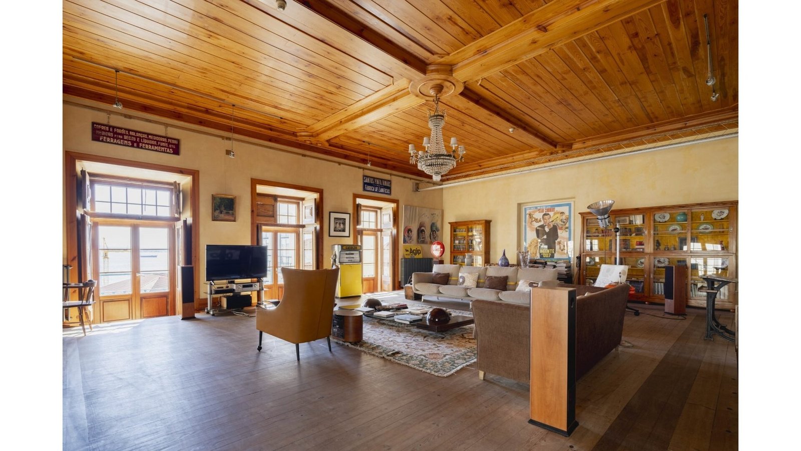 Charming 5 Bedroom Apartment With Garden, Views Of The River And The National Pantheon, In Lisbon Apartment in Sao Vicente, Madeira, Portugal 1 - 15914087