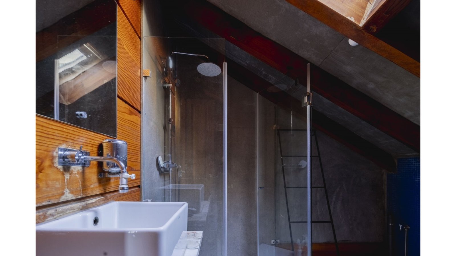 Charming 5 Bedroom Apartment With Garden, Views Of The River And The National Pantheon, In Lisbon Apartment in Sao Vicente, Madeira, Portugal 1 - 15914087