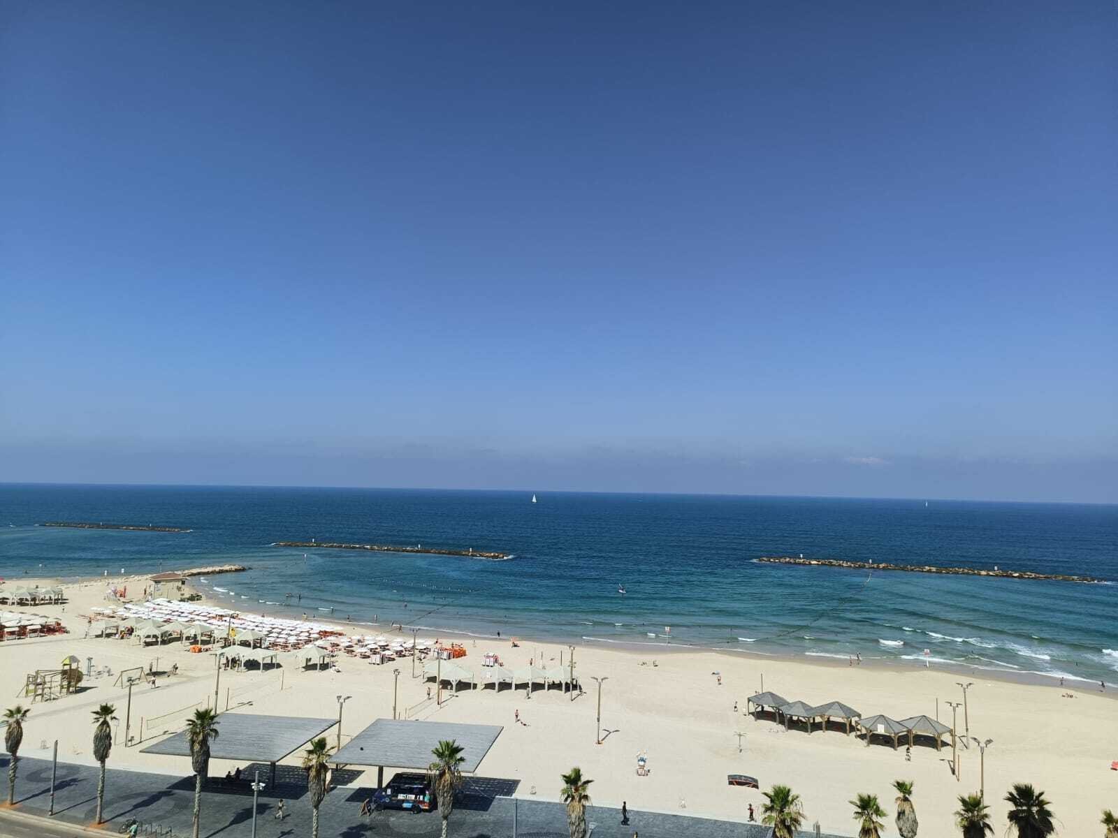 Sea Facing Apartment For Sale Apartment in Tel Aviv-Yafo, Tel Aviv District, Israel 1 - 13391818