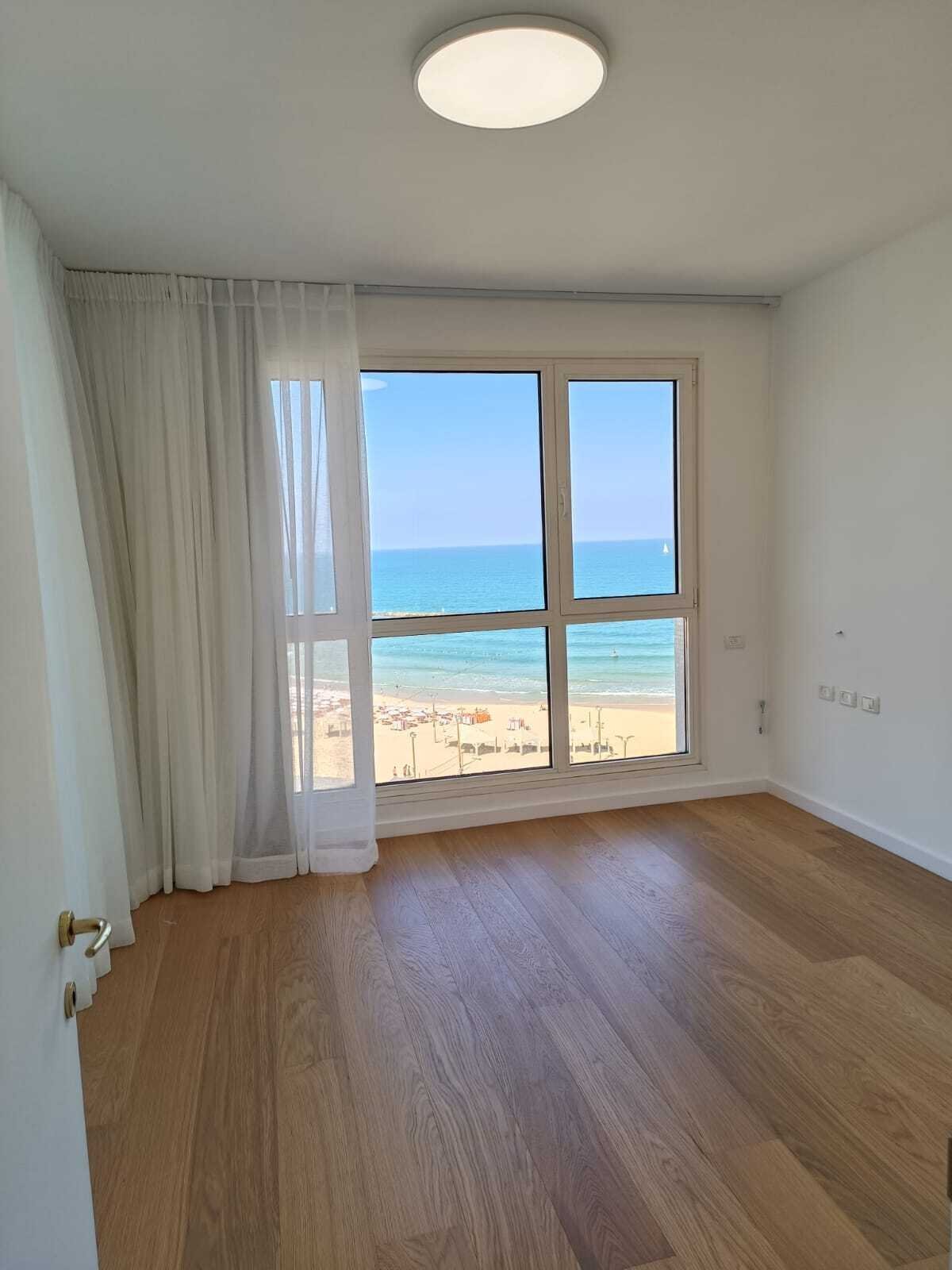 Sea Facing Apartment For Sale Apartment in Tel Aviv-Yafo, Tel Aviv District, Israel 1 - 13391818