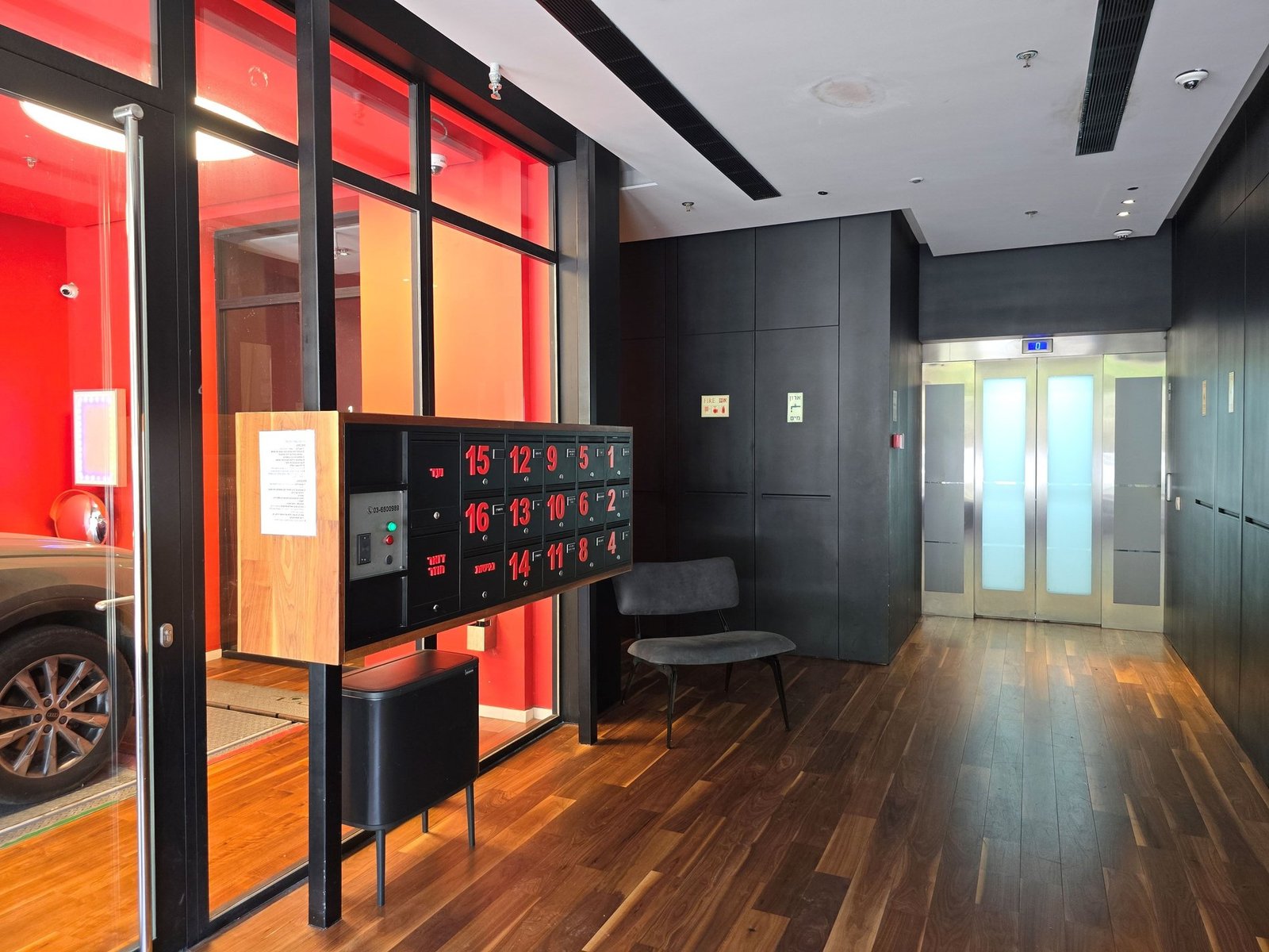 Magnificent Two Level Apartment For Sale Apartment in Tel Aviv-Yafo, Tel Aviv District, Israel 1 - 14100867