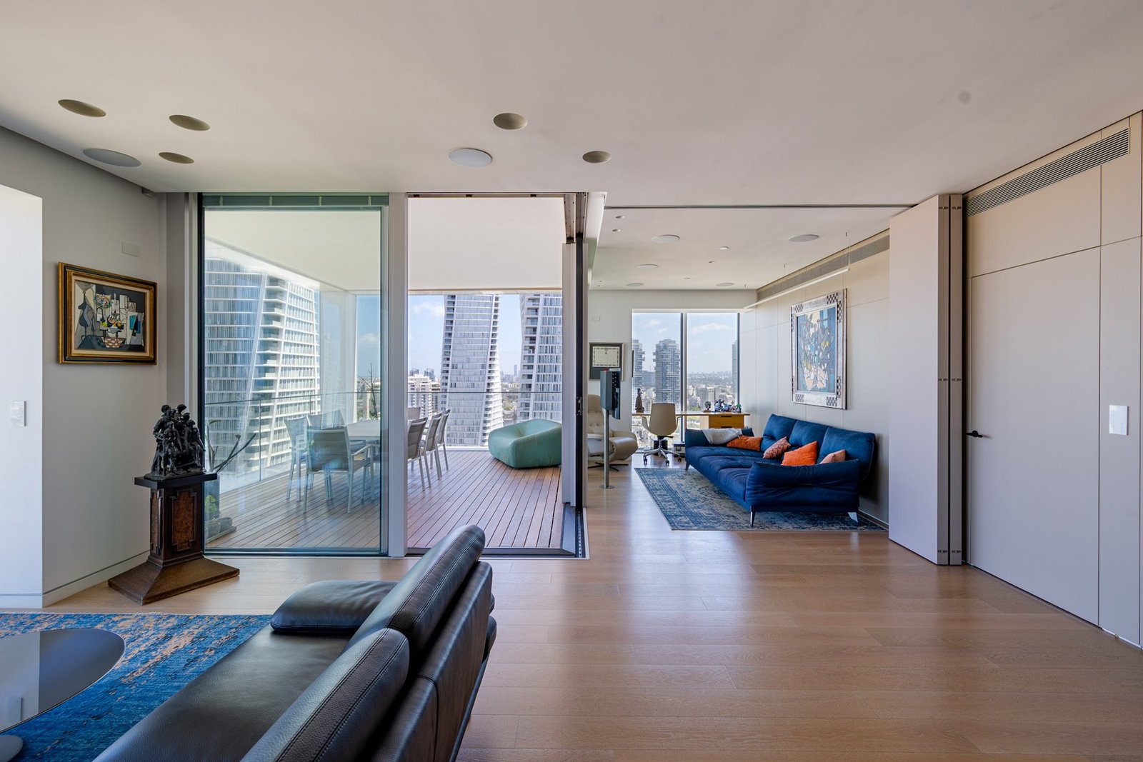 Exquisite High Rise Living In The Iconic Beit Lessin Tower Apartment in Tel Aviv-Yafo, Tel Aviv District, Israel 1 - 15581746