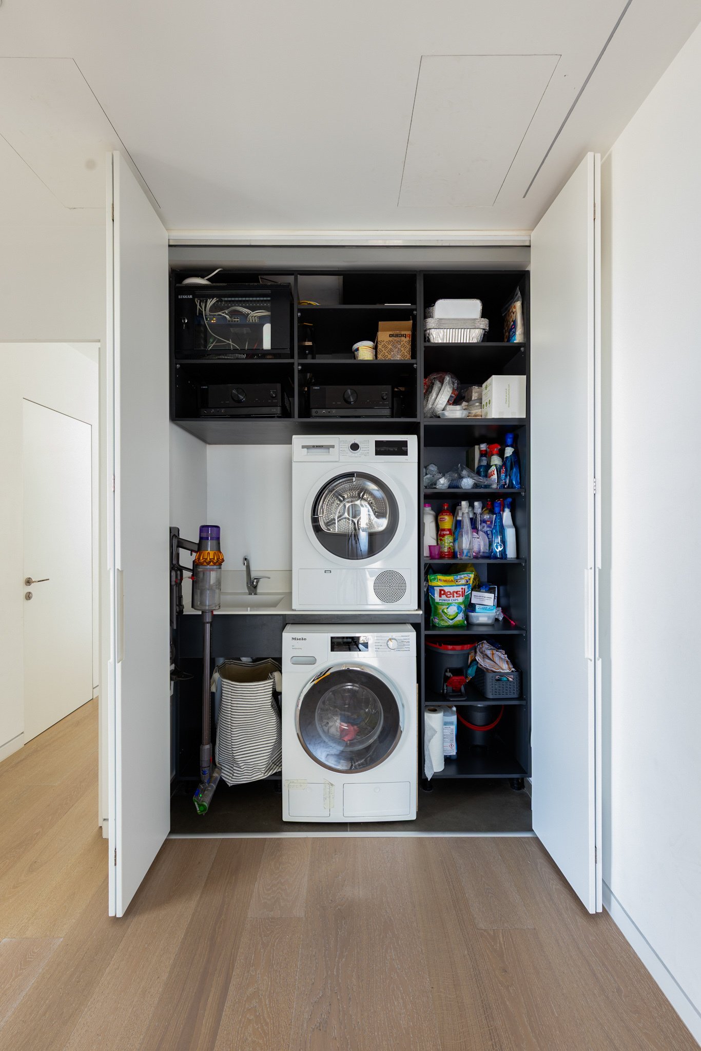 Exquisite High Rise Living In The Iconic Beit Lessin Tower Apartment in Tel Aviv-Yafo, Tel Aviv District, Israel 1 - 15581746