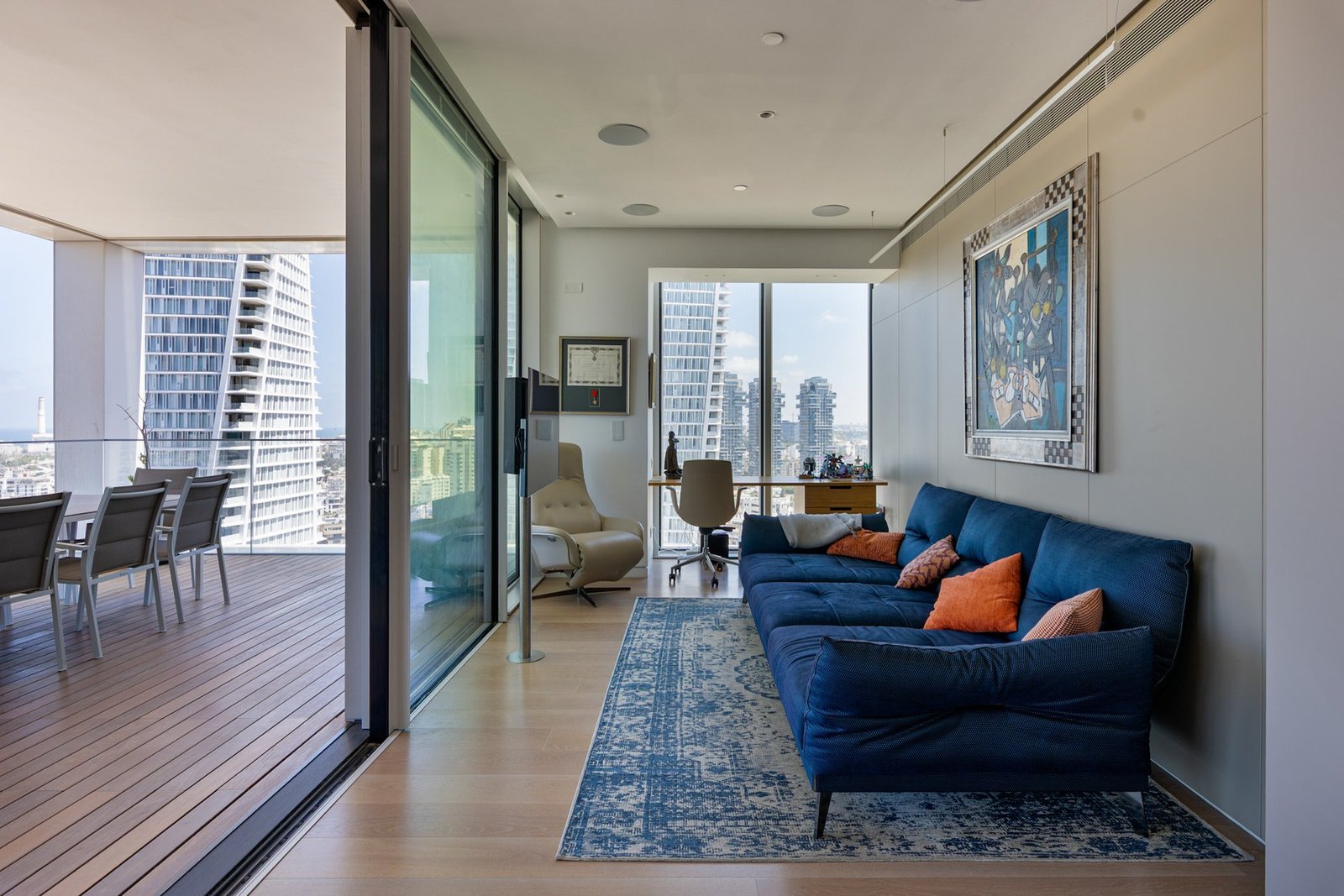 Exquisite High Rise Living In The Iconic Beit Lessin Tower Apartment in Tel Aviv-Yafo, Tel Aviv District, Israel 1 - 15581746