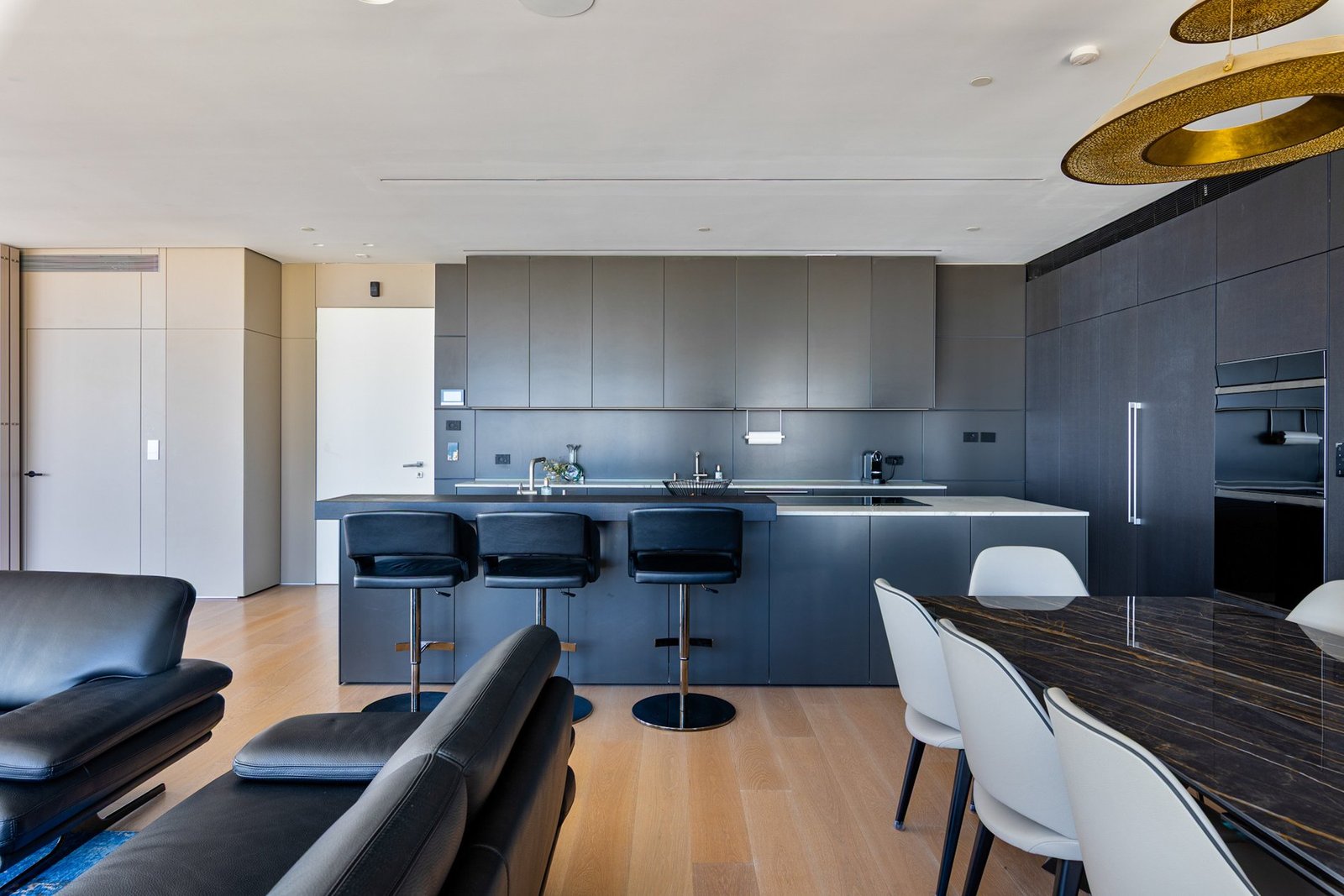 Exquisite High Rise Living In The Iconic Beit Lessin Tower Apartment in Tel Aviv-Yafo, Tel Aviv District, Israel 1 - 15581746