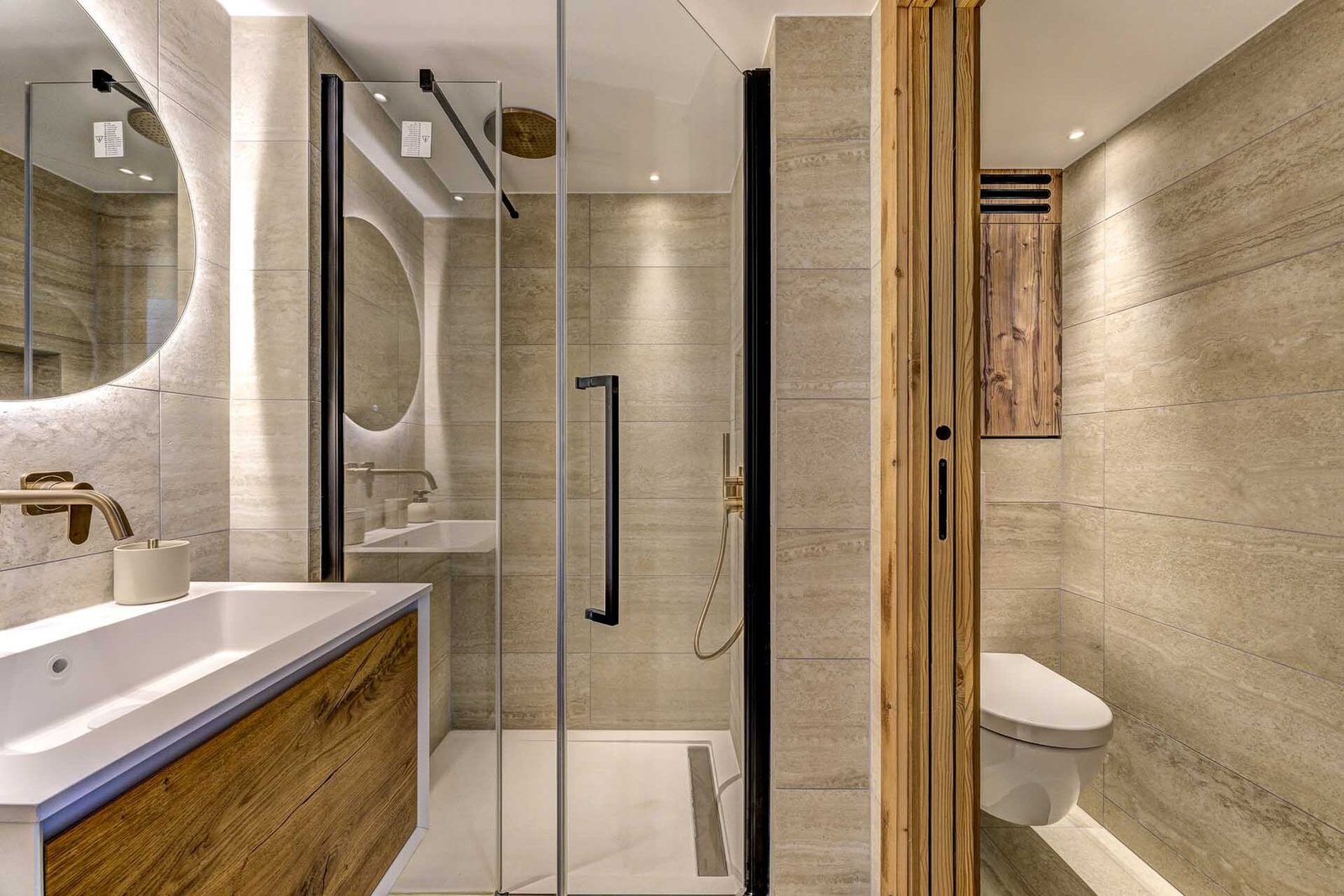 This Gorgeous 5 Bedroom Split Level Apartment In Val D’isere Apartment in Val-d'Isère, Auvergne-Rhône-Alpes, France 1 - 15555958