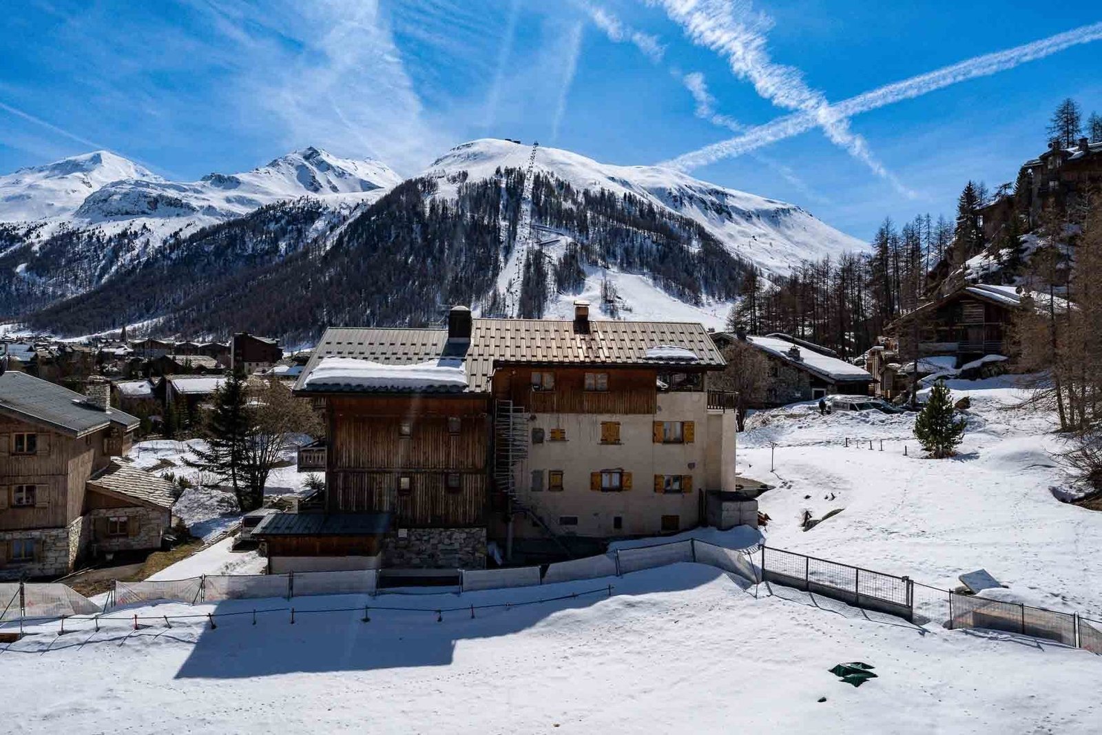 This Gorgeous 5 Bedroom Split Level Apartment In Val D’isere Apartment in Val-d'Isère, Auvergne-Rhône-Alpes, France 1 - 15555958