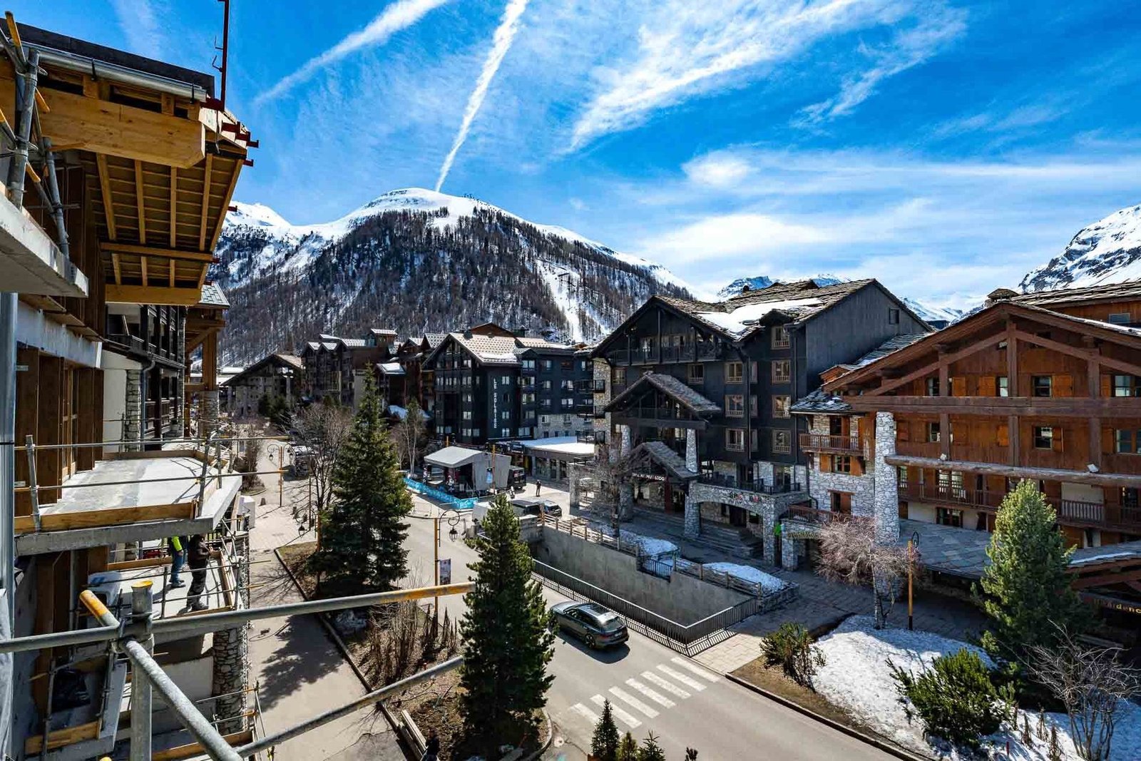 This Exceptional Penthouse Apartment Is Situated In The Heart Of Val D’isère Village. Apartment in Val-d'Isère, Auvergne-Rhône-Alpes, France 1 - 15898236