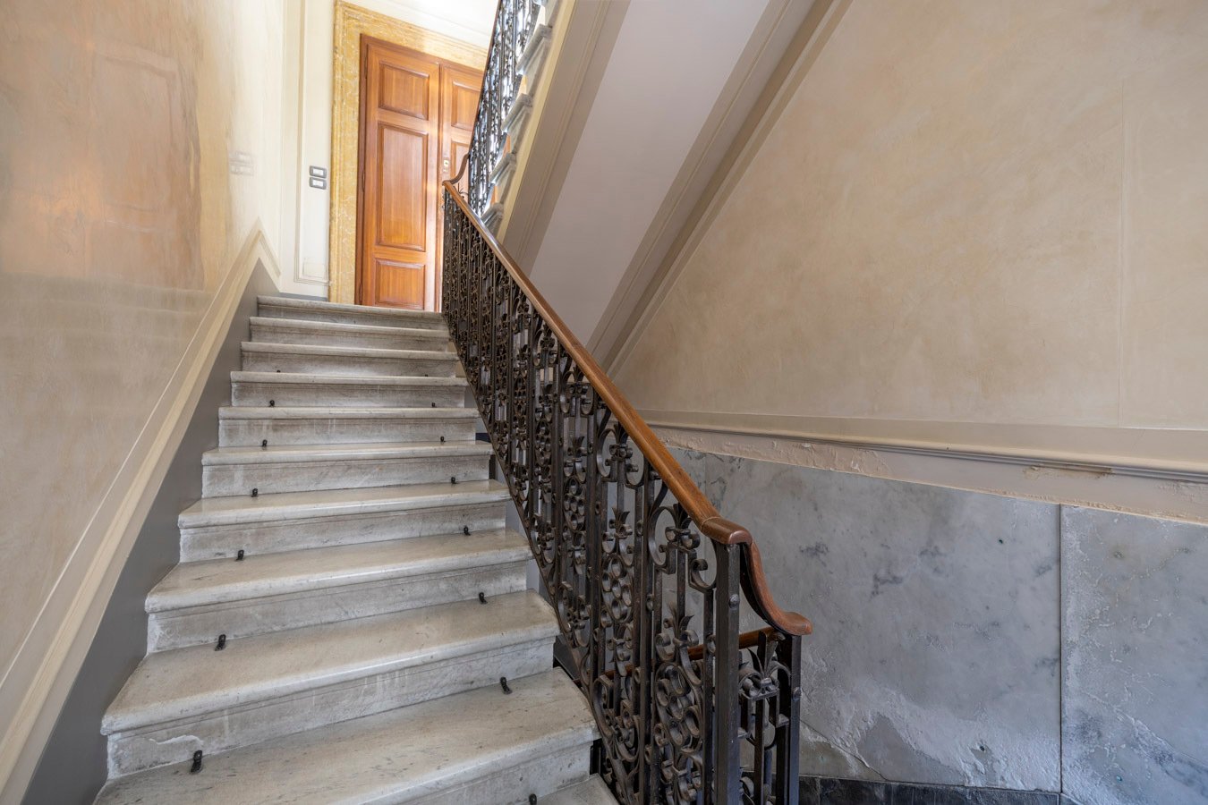 Prestigious Piano Nobile On Canal Grande Apartment in Venice, Veneto, Italy 1 - 16025360