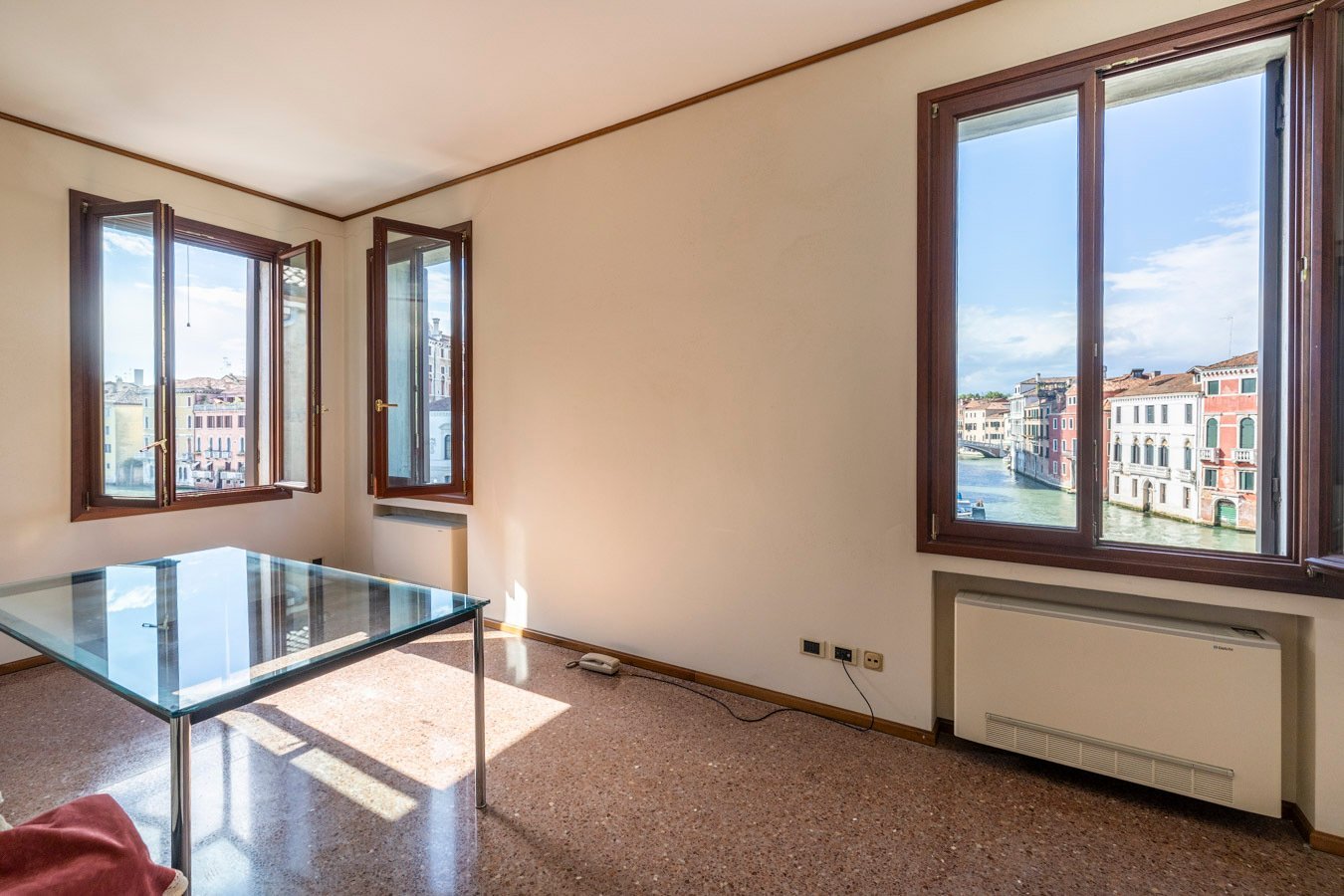 Prestigious Piano Nobile On Canal Grande Apartment in Venice, Veneto, Italy 1 - 16025360