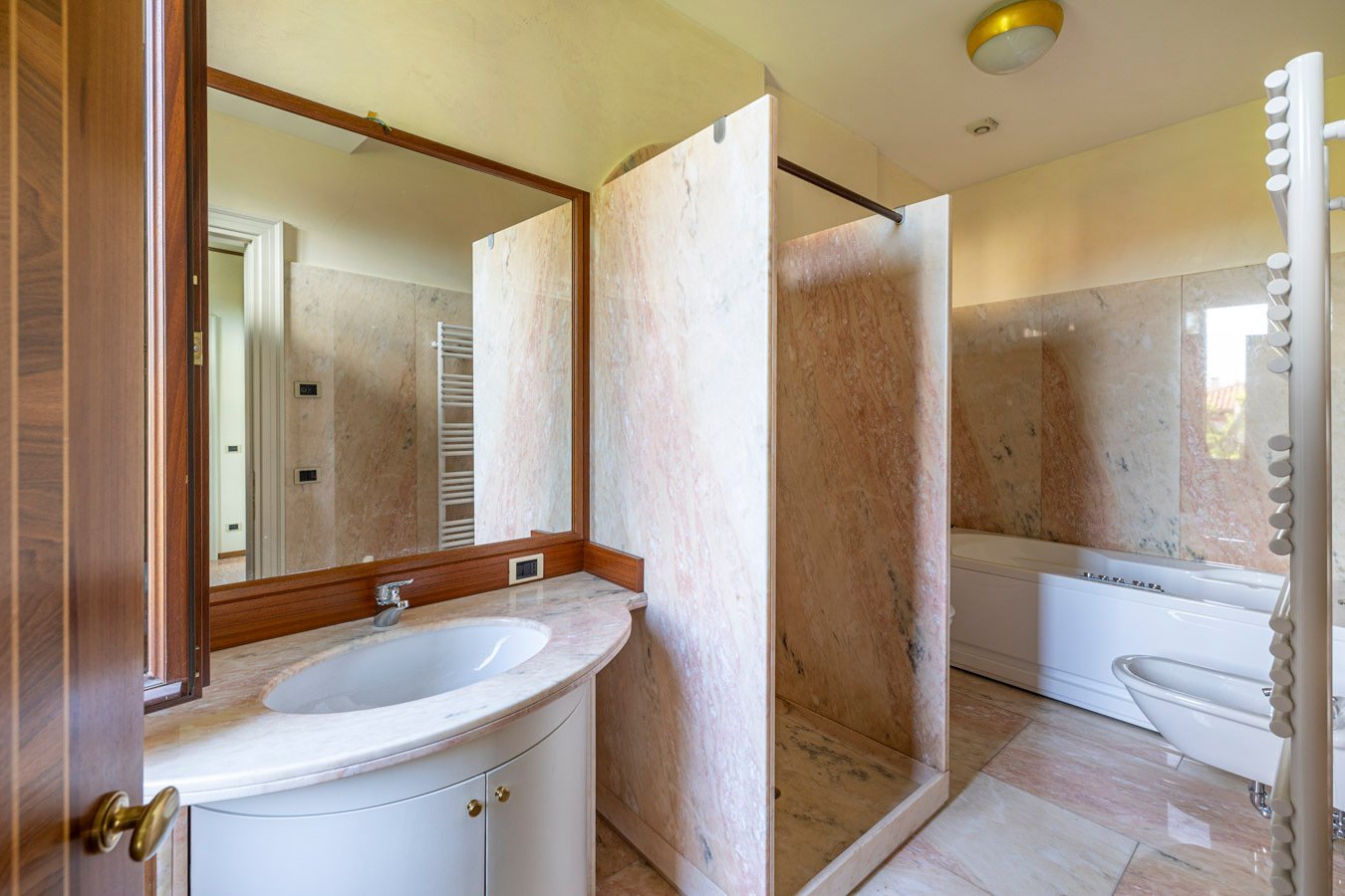 Prestigious Piano Nobile On Canal Grande Apartment in Venice, Veneto, Italy 1 - 16025360