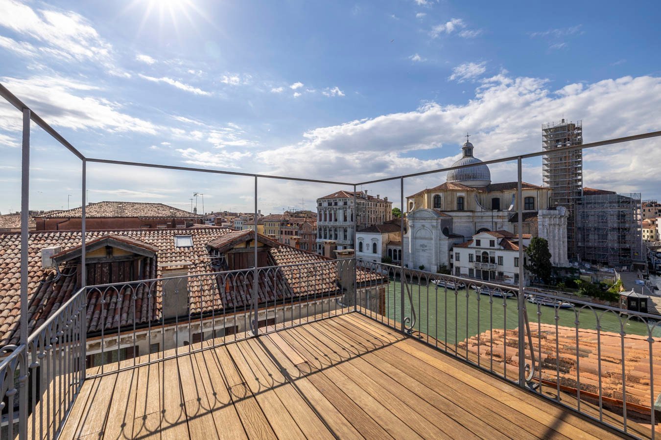 Prestigious Piano Nobile On Canal Grande Apartment in Venice, Veneto, Italy 1 - 16025360