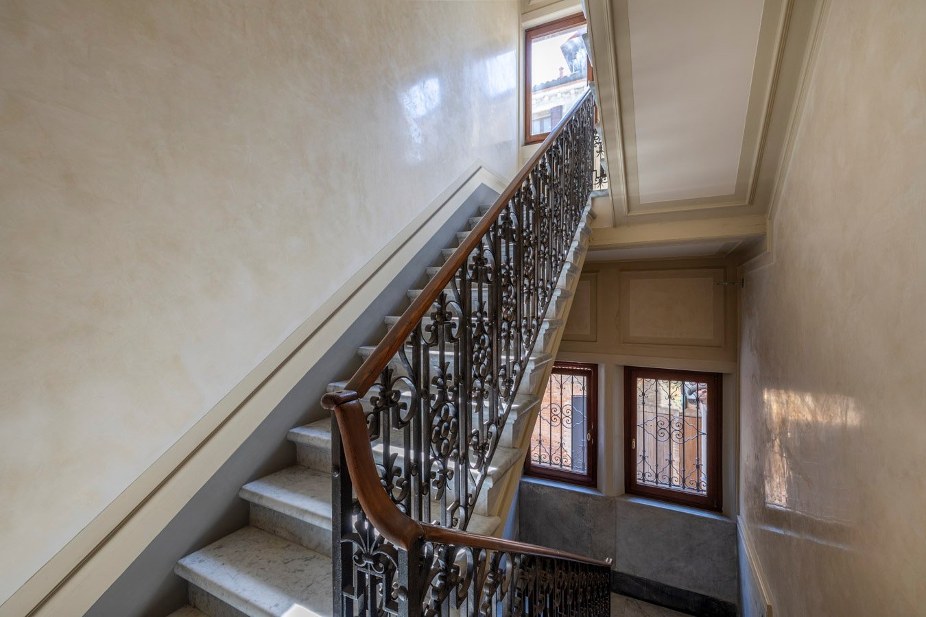 Prestigious Piano Nobile On Canal Grande Apartment in Venice, Veneto, Italy 1 - 16025360