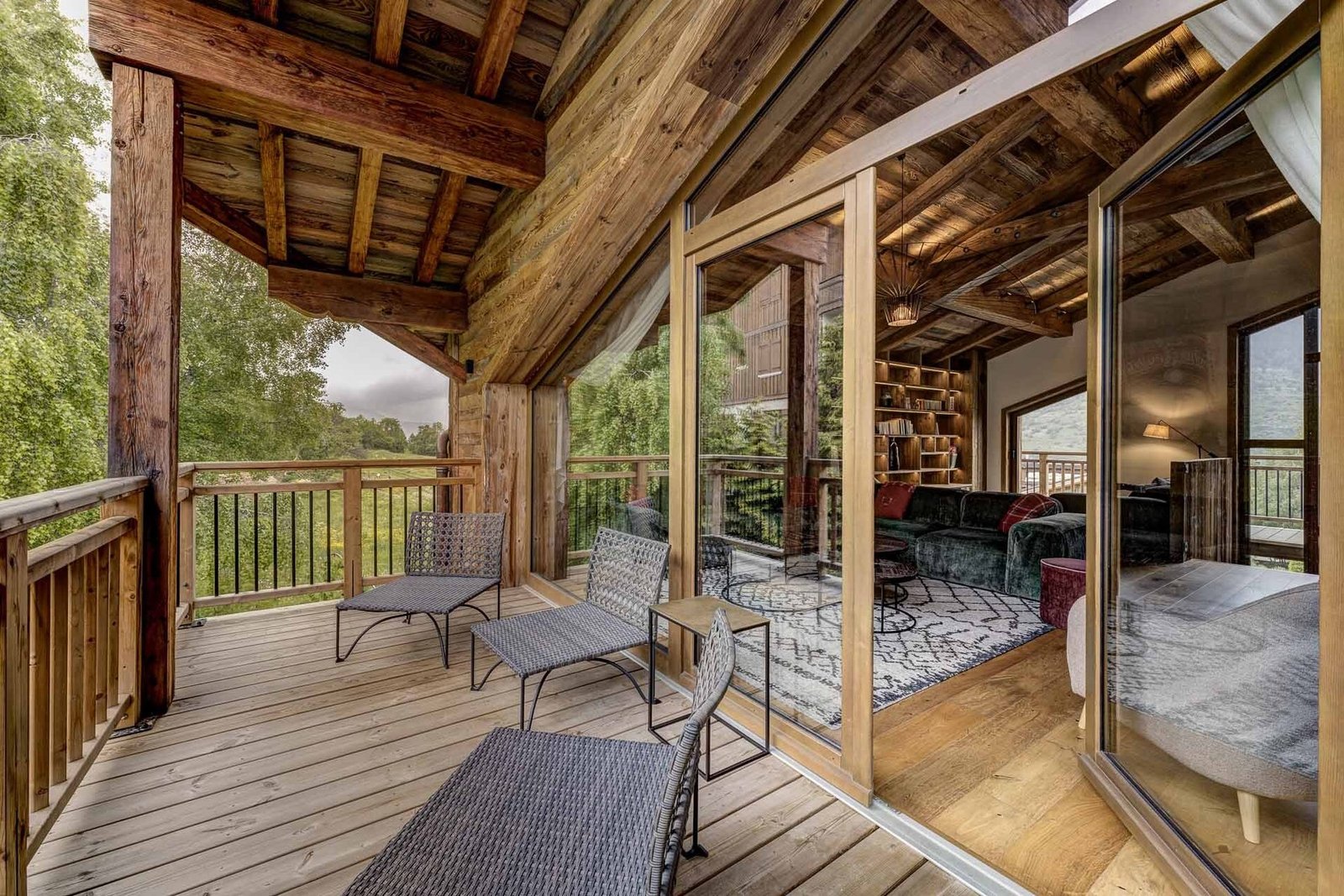 Contemporary Alpine Living With Private Wellness Facilities. Chalet in Courchevel, Auvergne-Rhône-Alpes, France 1 - 15741982