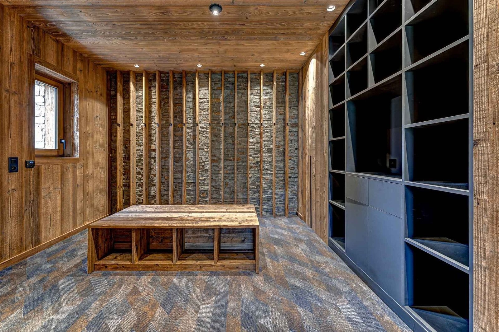 Contemporary Alpine Living With Private Wellness Facilities. Chalet in Courchevel, Auvergne-Rhône-Alpes, France 1 - 15741982