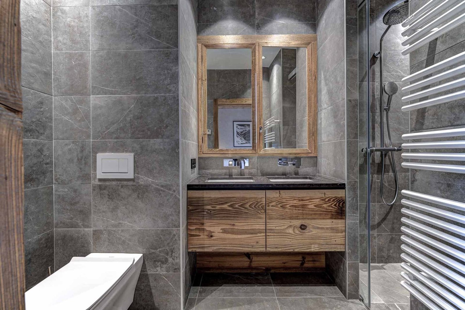 Contemporary Alpine Living With Private Wellness Facilities. Chalet in Courchevel, Auvergne-Rhône-Alpes, France 1 - 15741982