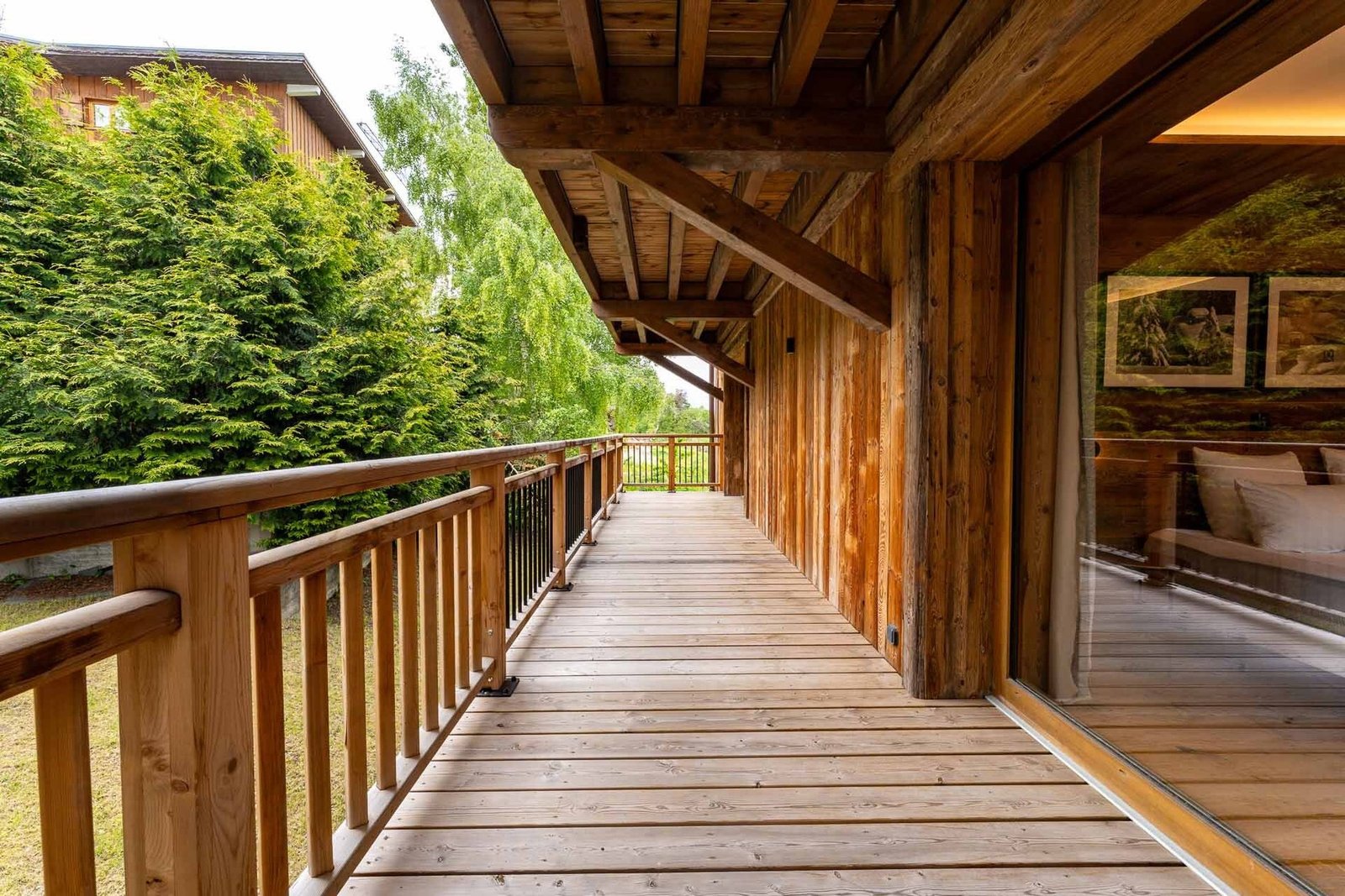 Contemporary Alpine Living With Private Wellness Facilities. Chalet in Courchevel, Auvergne-Rhône-Alpes, France 1 - 15741982