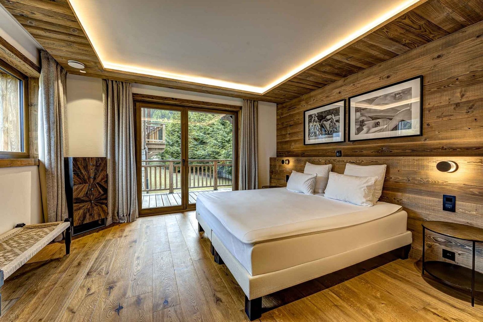 Contemporary Alpine Living With Private Wellness Facilities. Chalet in Courchevel, Auvergne-Rhône-Alpes, France 1 - 15741982