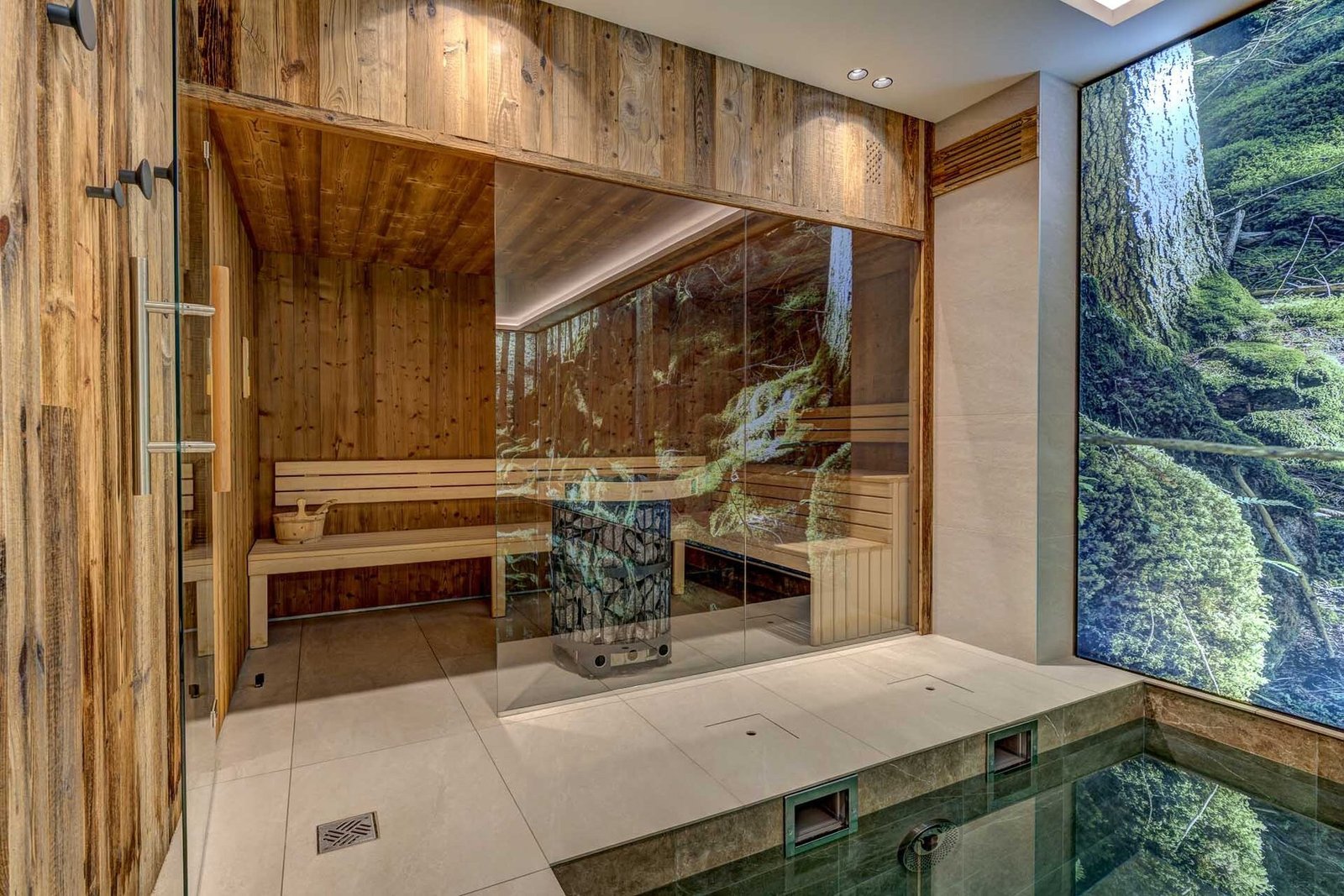Contemporary Alpine Living With Private Wellness Facilities. Chalet in Courchevel, Auvergne-Rhône-Alpes, France 1 - 15741982