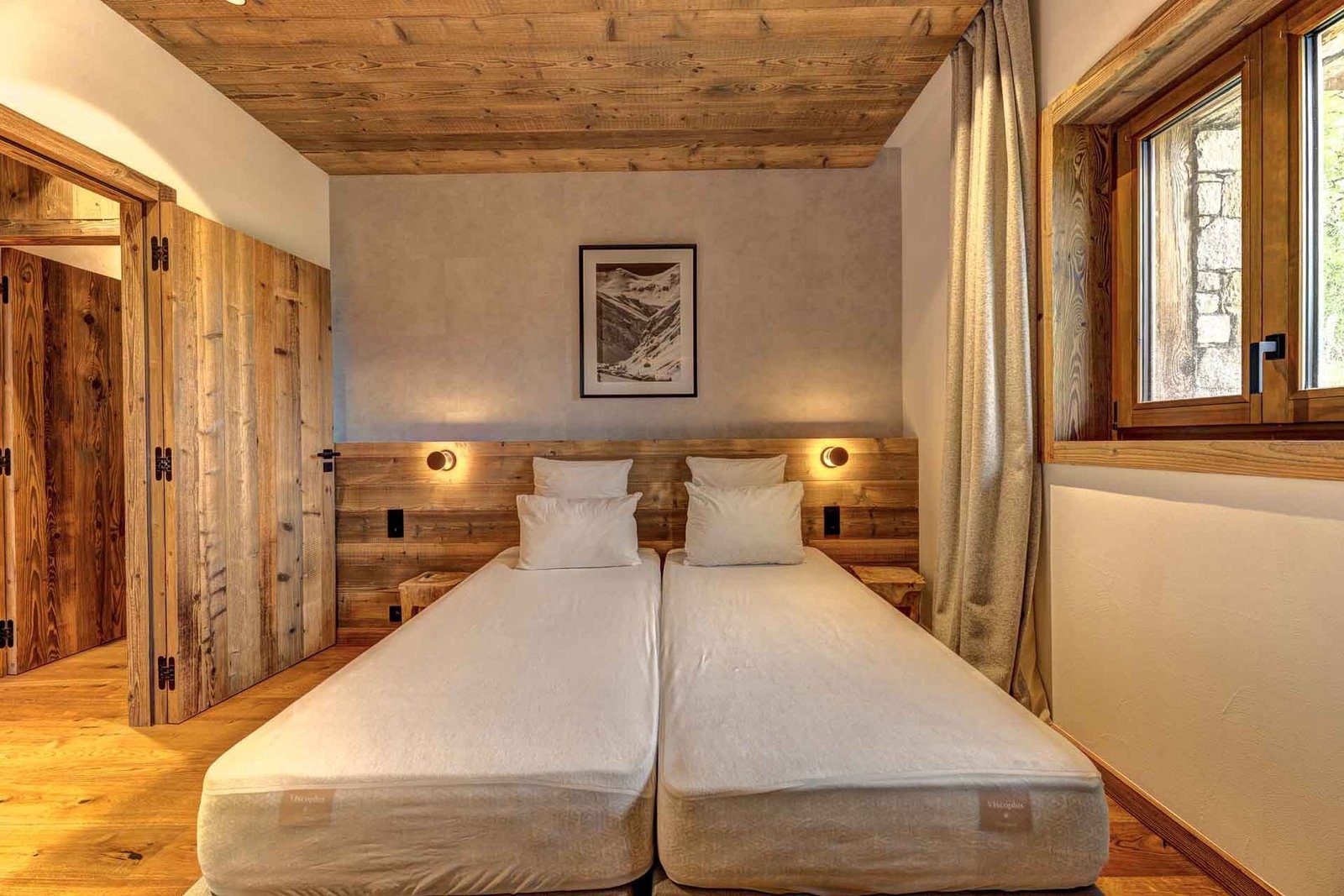 Contemporary Alpine Living With Private Wellness Facilities. Chalet in Courchevel, Auvergne-Rhône-Alpes, France 1 - 15741982