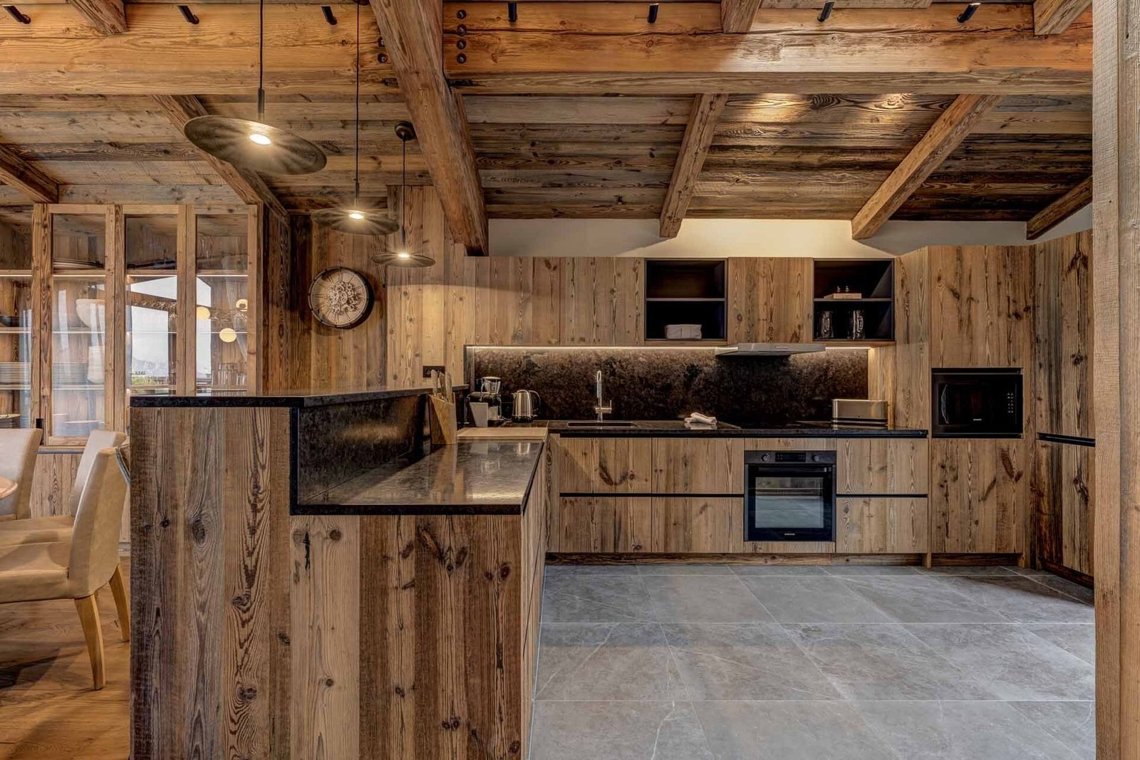 Ski Chalet With Panoramic Views Chalet in Courchevel, Auvergne-Rhône-Alpes, France 1 - 15775277