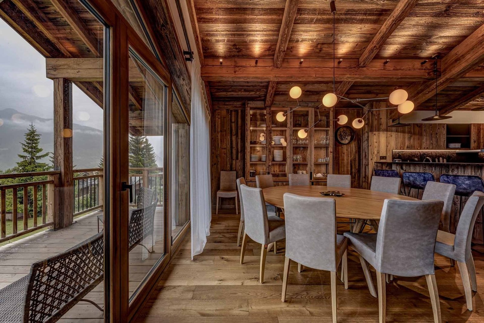 Ski Chalet With Panoramic Views Chalet in Courchevel, Auvergne-Rhône-Alpes, France 1 - 15775277