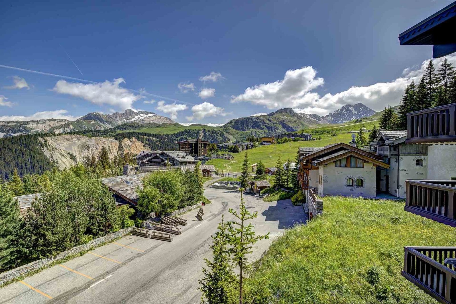 Chalet in Courchevel, Auvergne-Rhône-Alpes, France 1 - 16354579