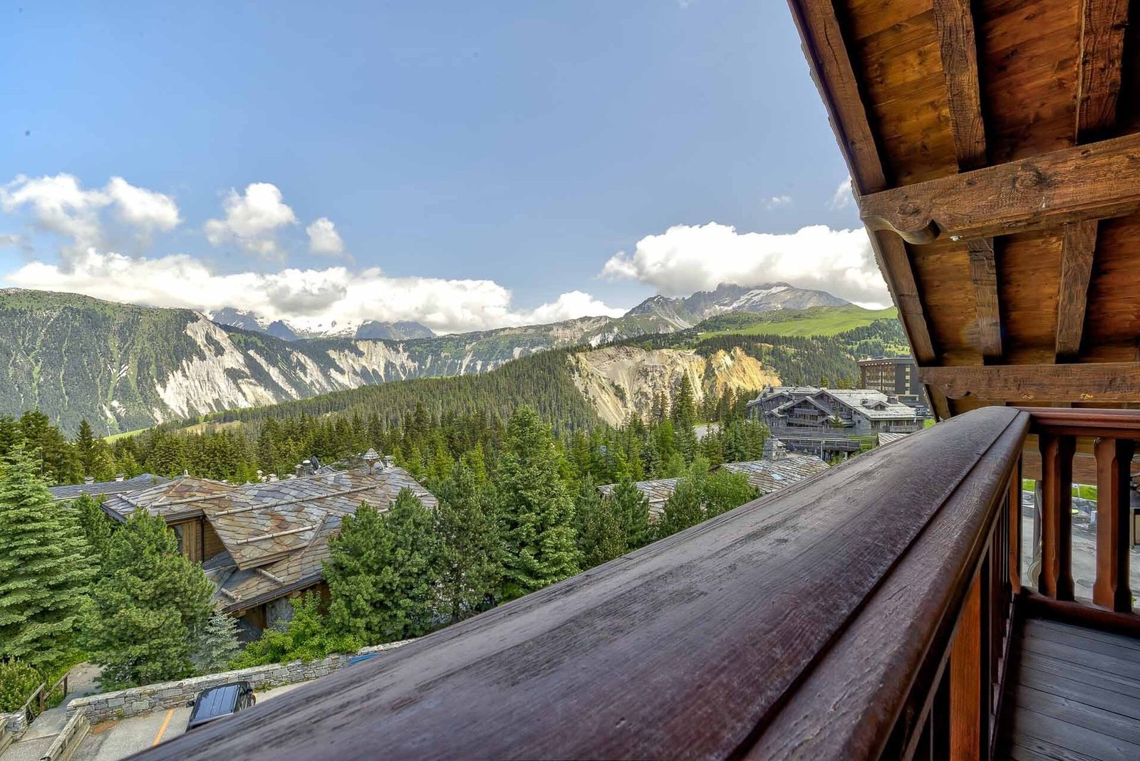 Chalet in Courchevel, Auvergne-Rhône-Alpes, France 1 - 16354579